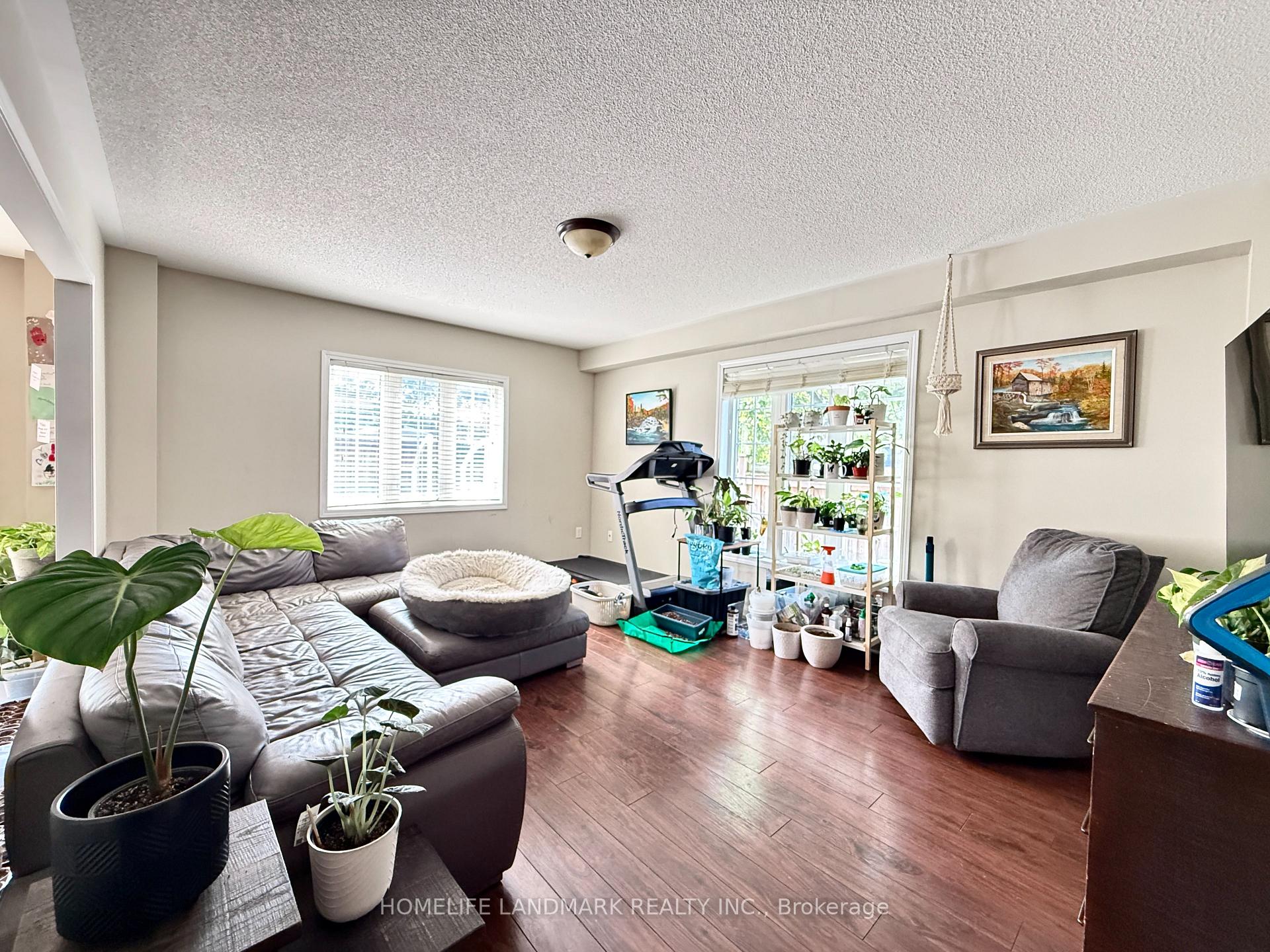 Photo 4 of 350 Gilpin Drive, Newmarket, Woodland Hill — HOMEH