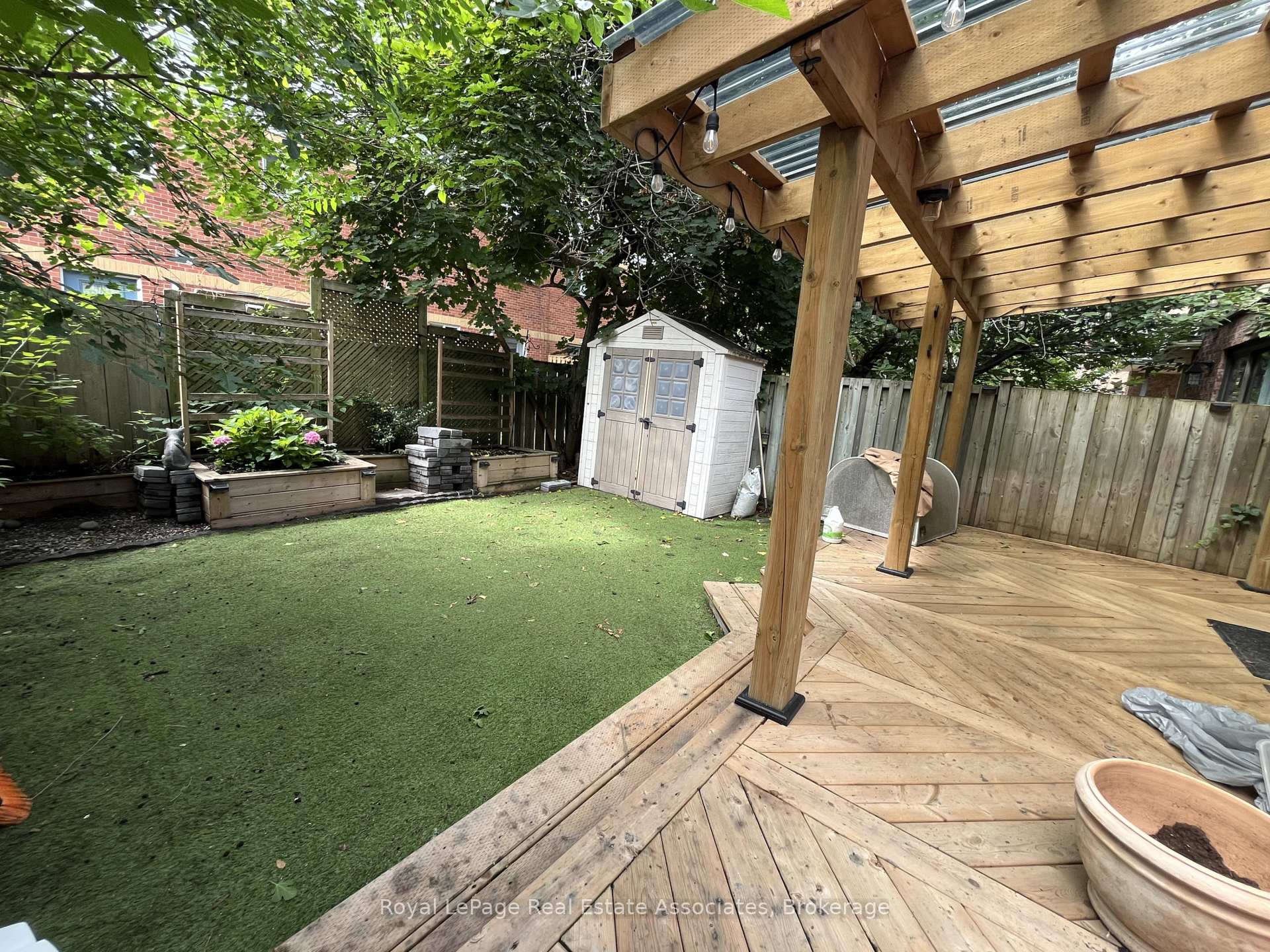 Photo 8 of 1112 Gable Drive, Oakville, Clearview — HOMEH