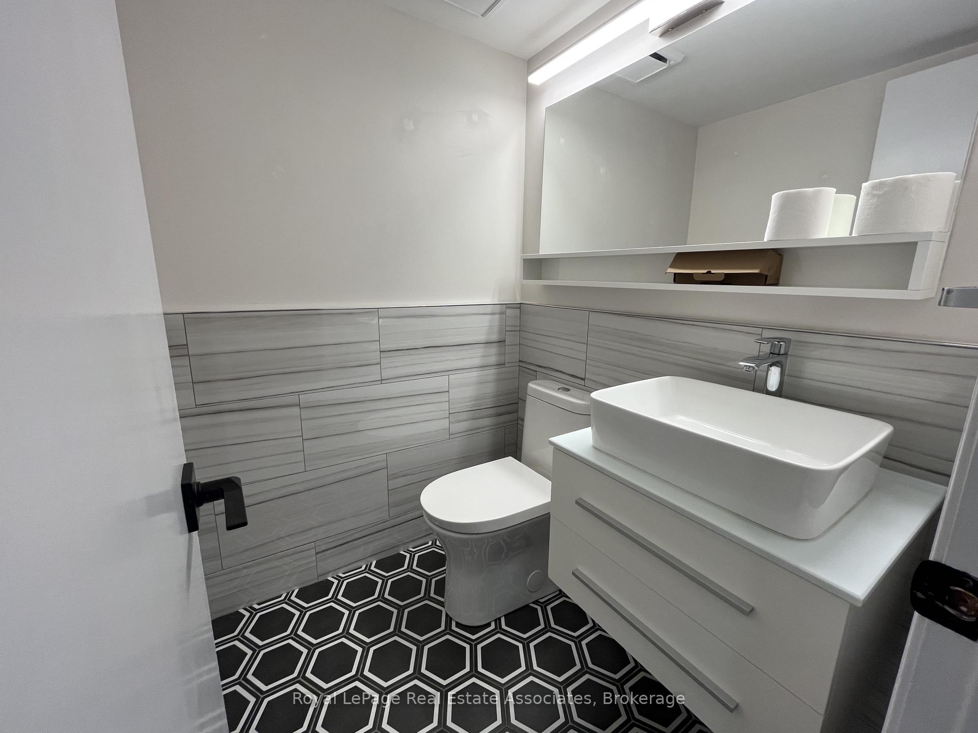 Photo 14 of 1112 Gable Drive, Oakville, Clearview — HOMEH