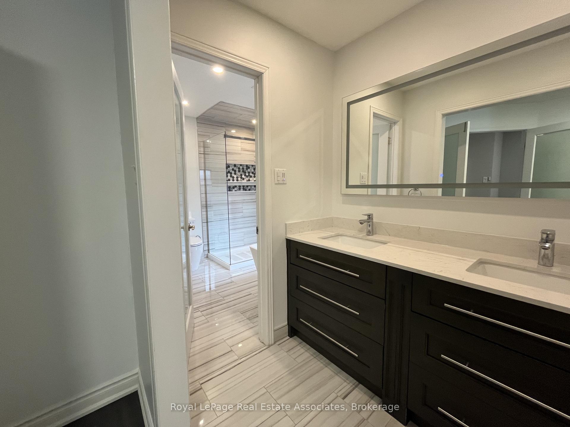 Photo 16 of 1112 Gable Drive, Oakville, Clearview — HOMEH