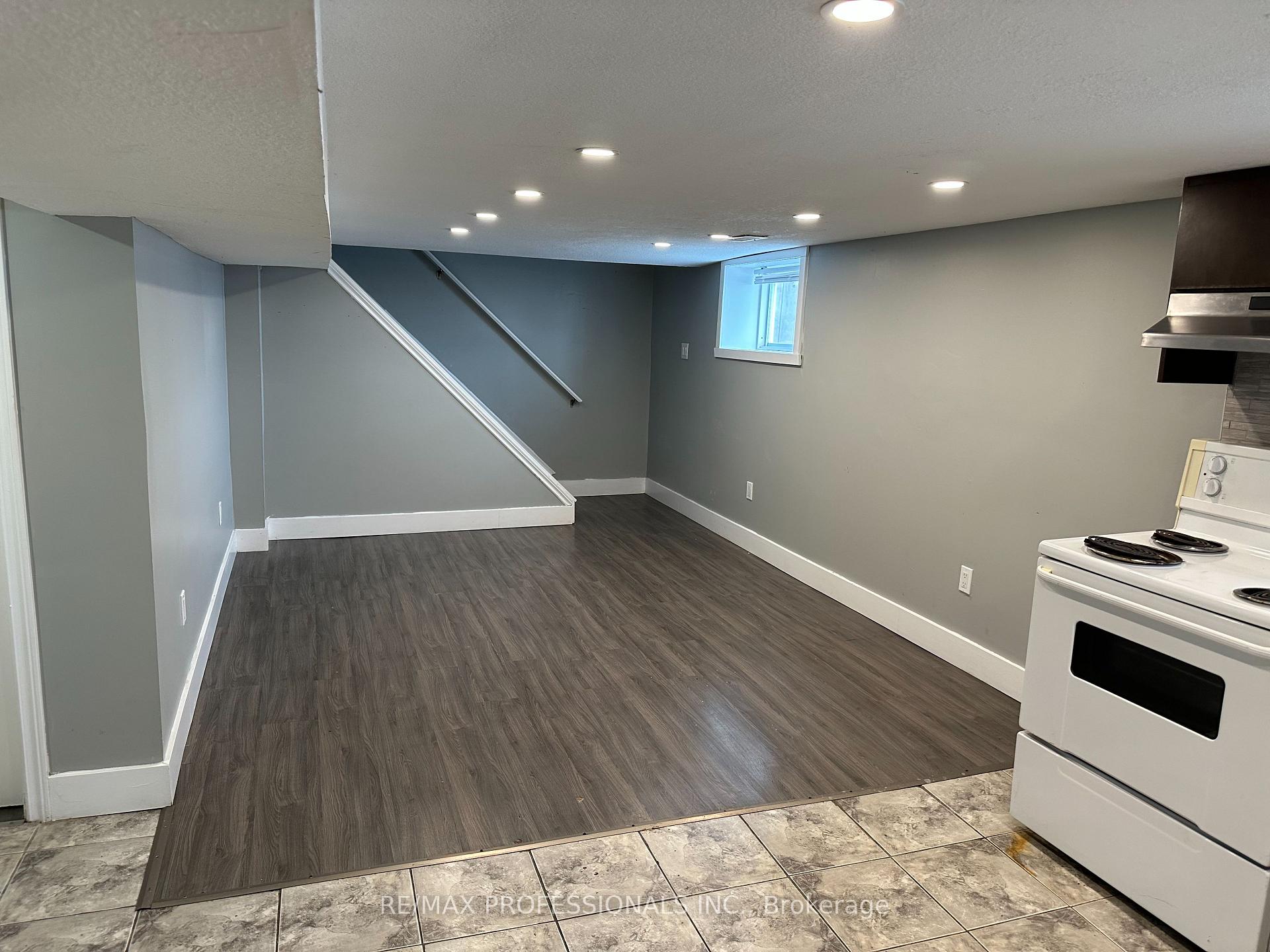 Photo 6 of Unit Lower, 167.5 Grosvenor Avenue N, Hamilton, Crown Point — HOMEH