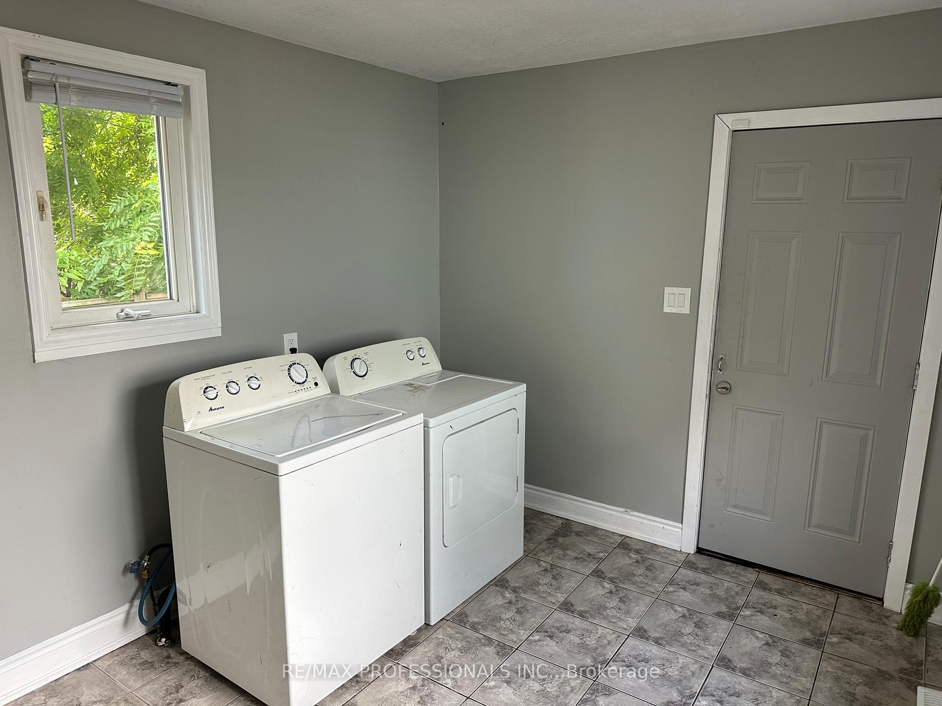 Photo 9 of Unit Lower, 167.5 Grosvenor Avenue N, Hamilton, Crown Point — HOMEH