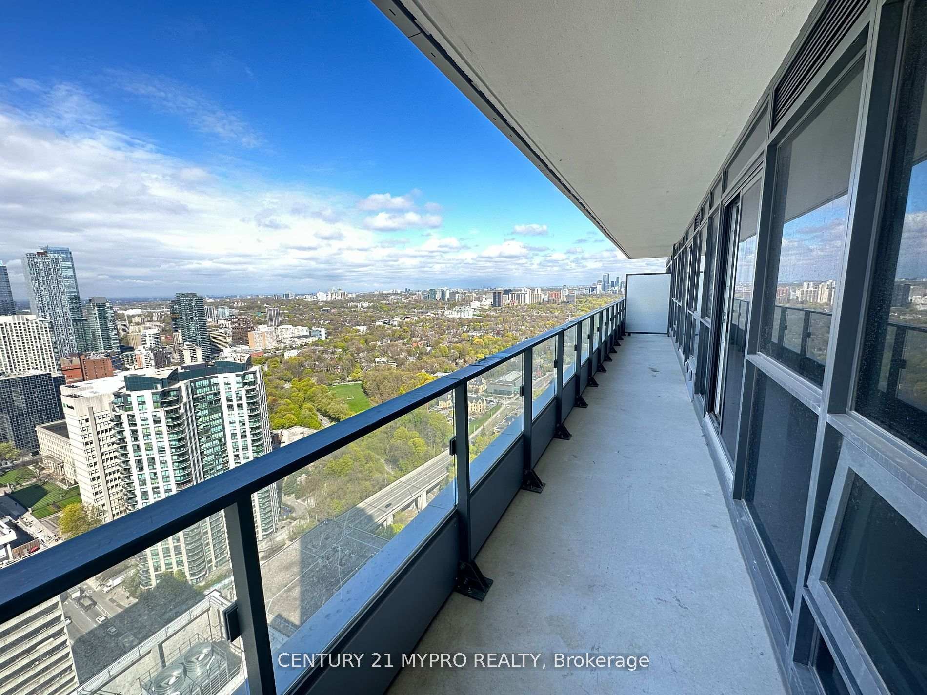 Photo 12 of Unit 3803, 395 Bloor Street E, Toronto, North St. James Town — HOMEH