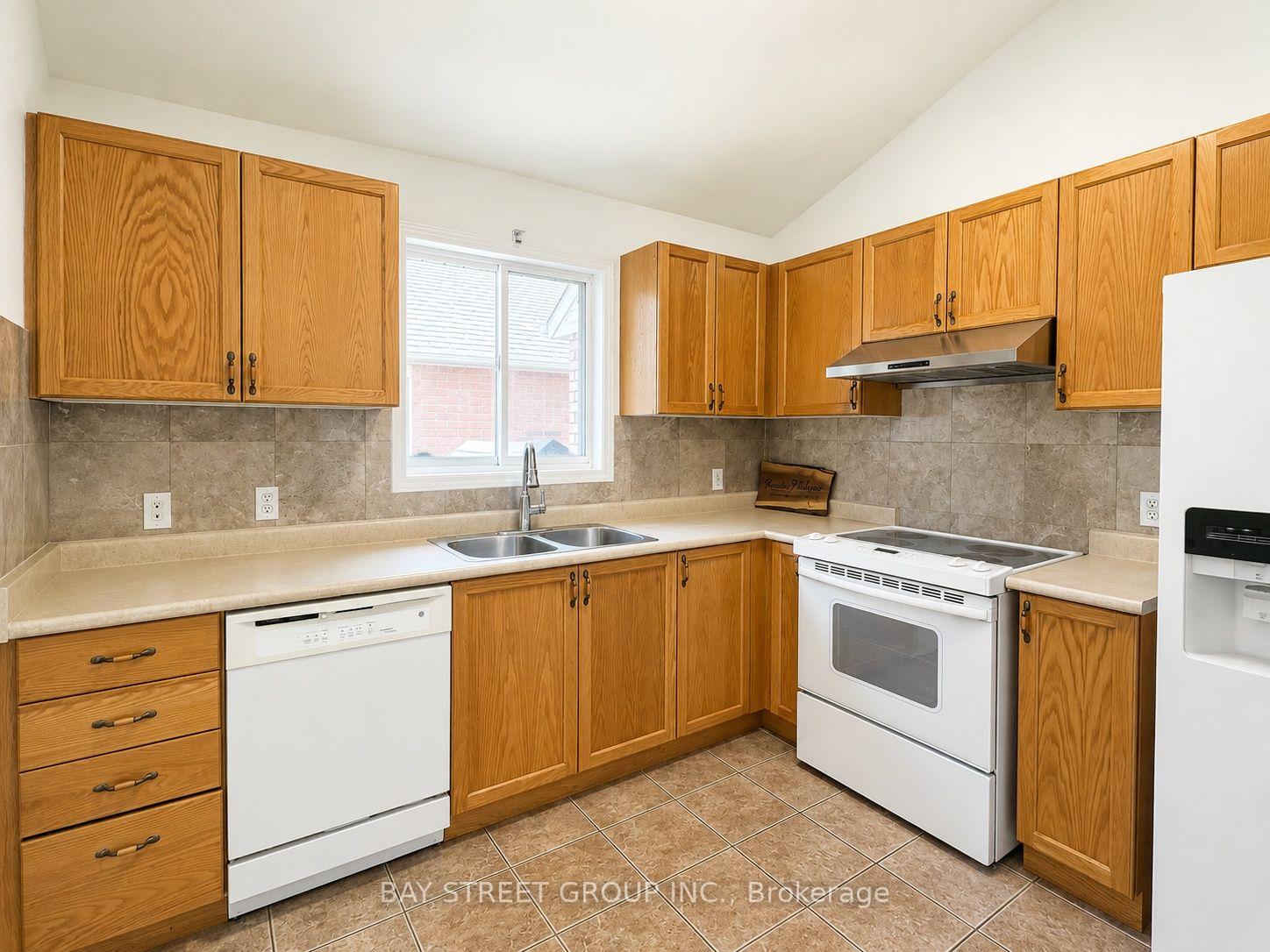 Photo 12 of 35 Diamond Court, Hamilton, Mountview — HOMEH