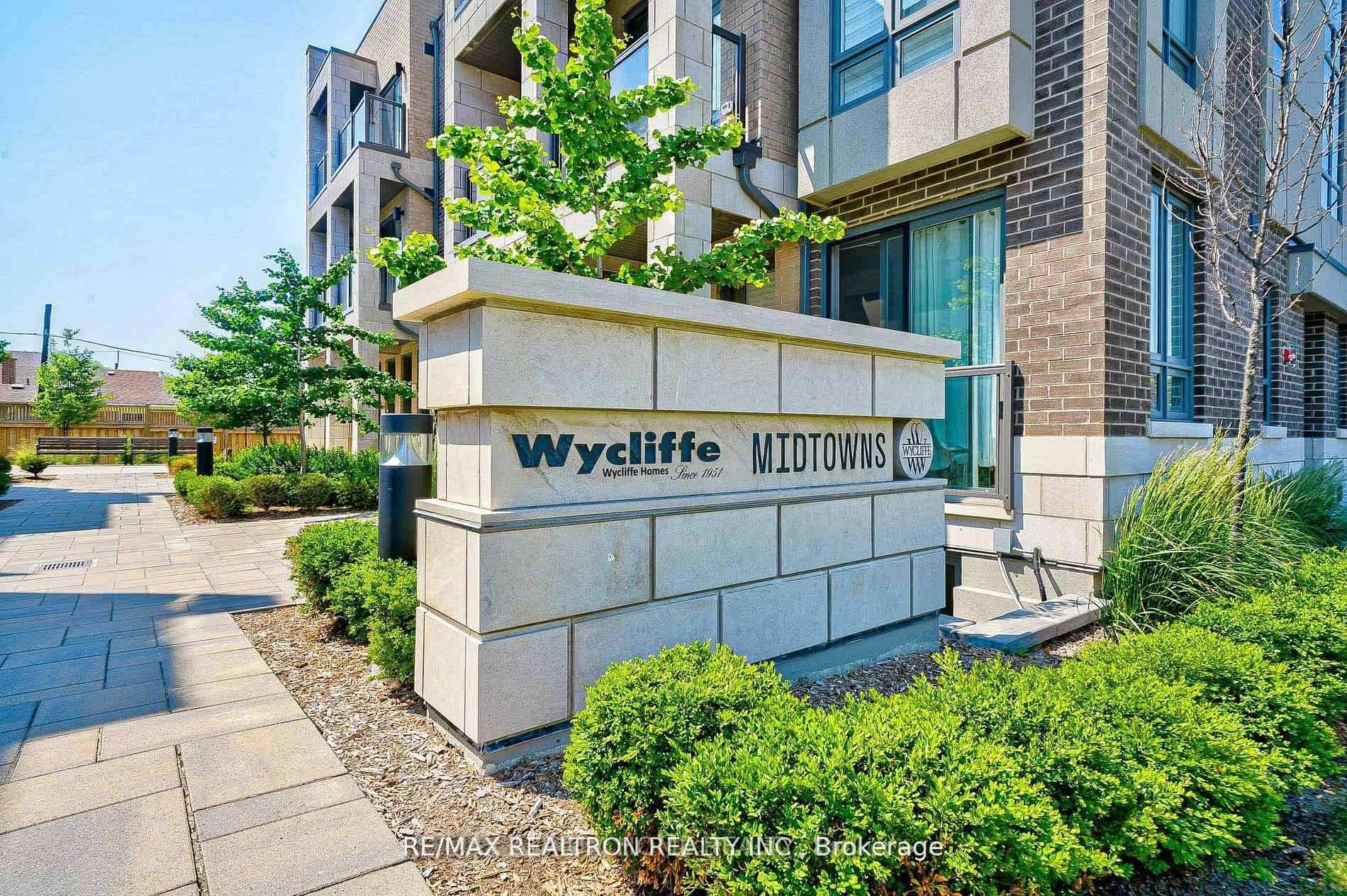 Front of Unit 73, 721 Lawrence Avenue W
