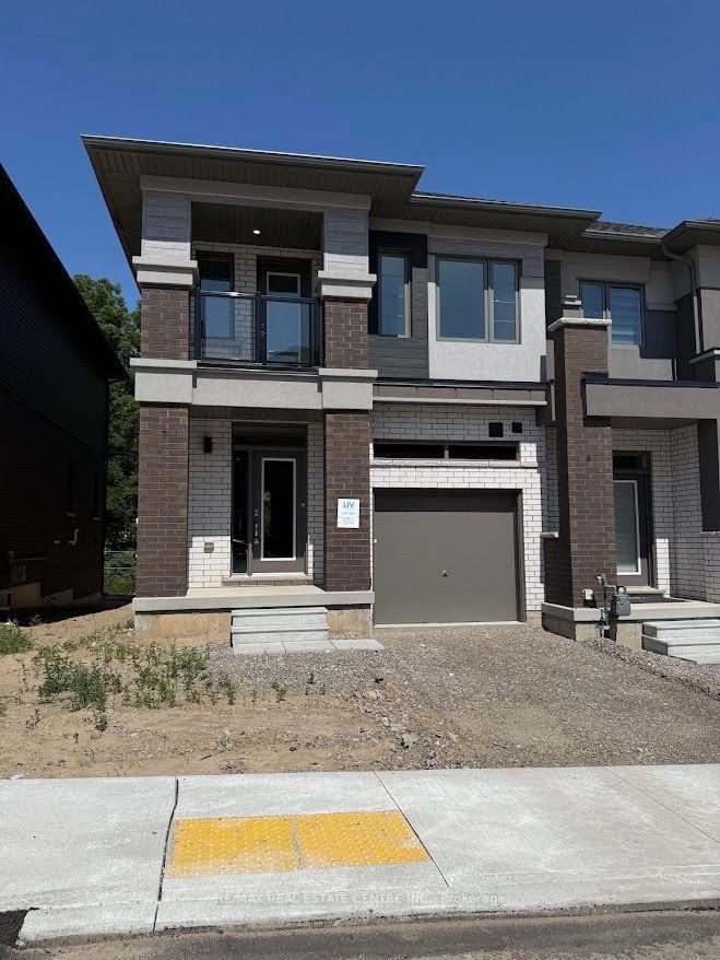 Front of Unit 7, 660 Colborne Street W