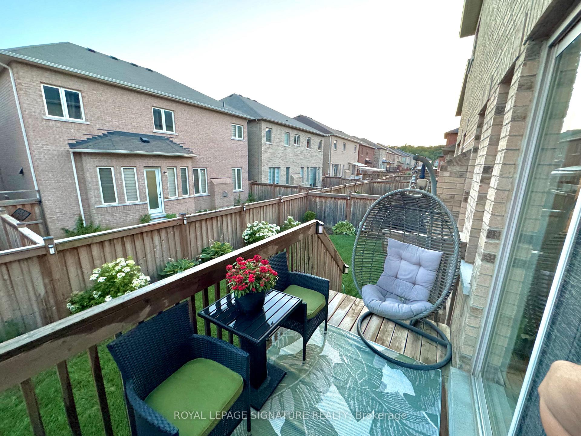 Photo 5 of 3184 Meadow Marsh Crescent, Oakville, Joshua Meadows — HOMEH