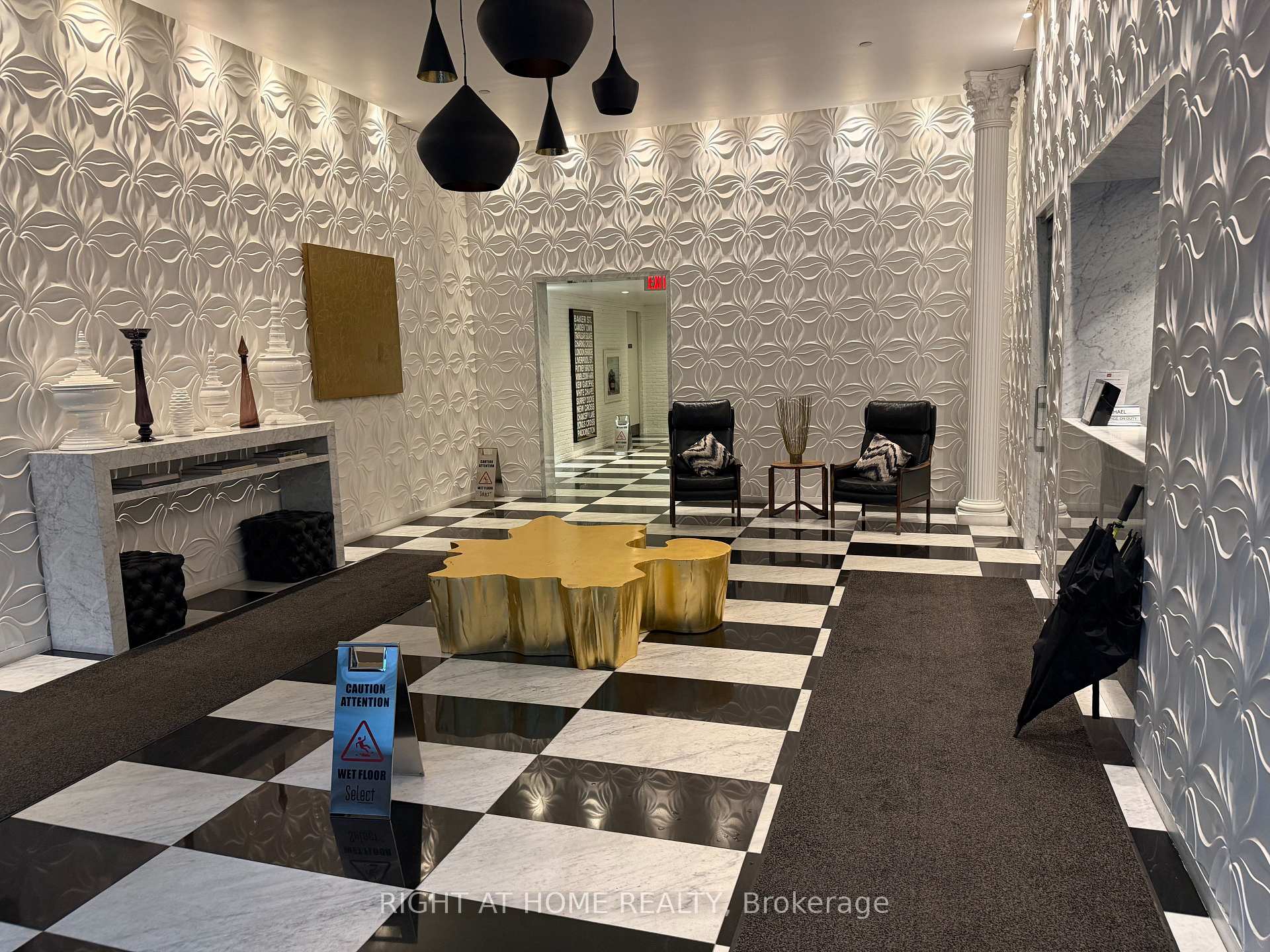 Photo 2 of Unit 1410, 1 Scott Street, Toronto, Waterfront Communities — HOMEH