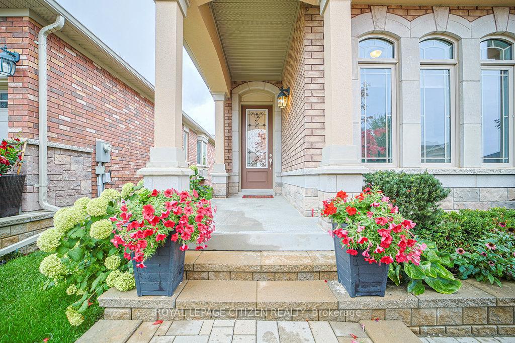Photo 4 of 19 Westmount Drive, New Tecumseth, Alliston — HOMEH
