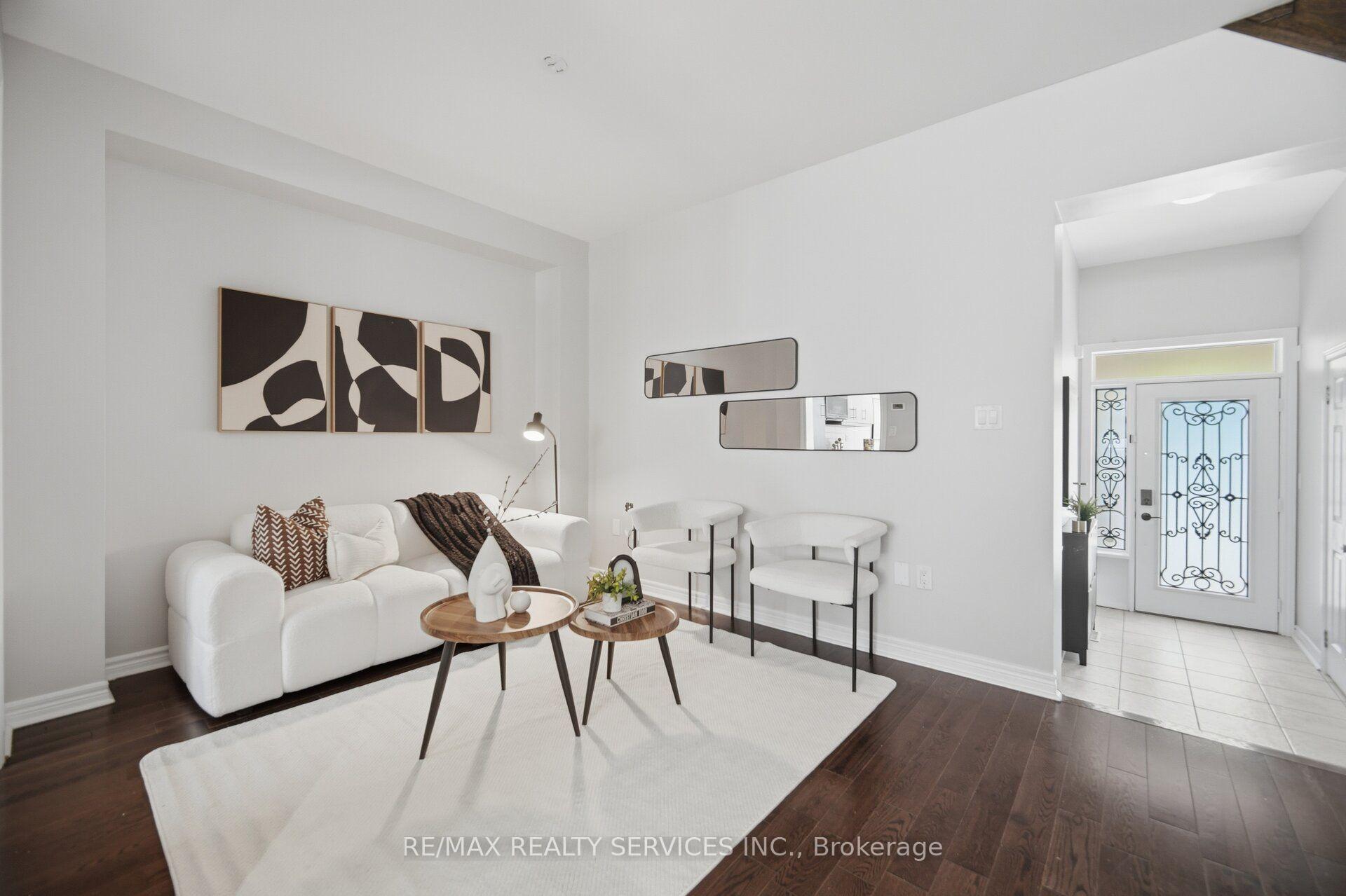Photo 4 of 54 Losino Street, Caledon, Rural Caledon — HOMEH