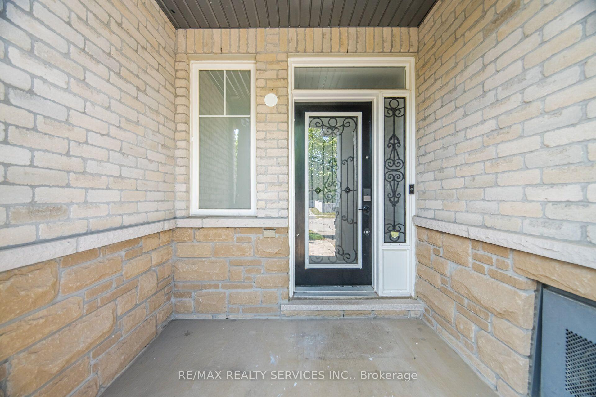 Photo 7 of 54 Losino Street, Caledon, Rural Caledon — HOMEH