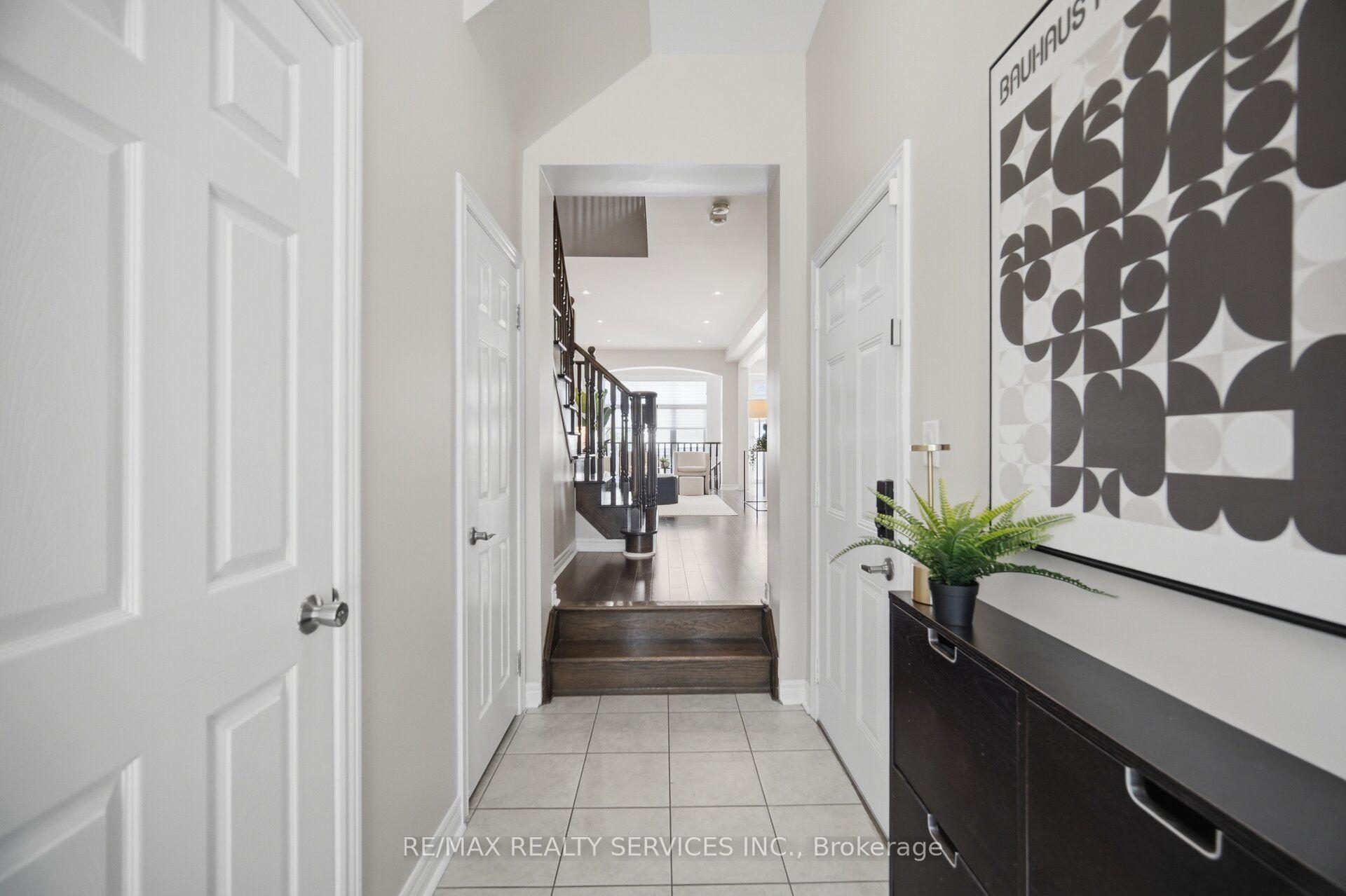 Photo 9 of 54 Losino Street, Caledon, Rural Caledon — HOMEH