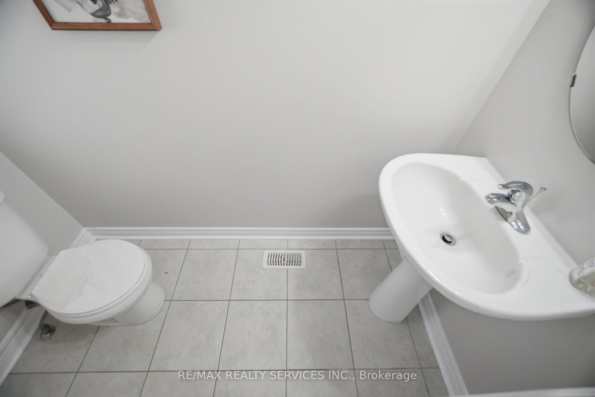 Photo 21 of 54 Losino Street, Caledon, Rural Caledon — HOMEH