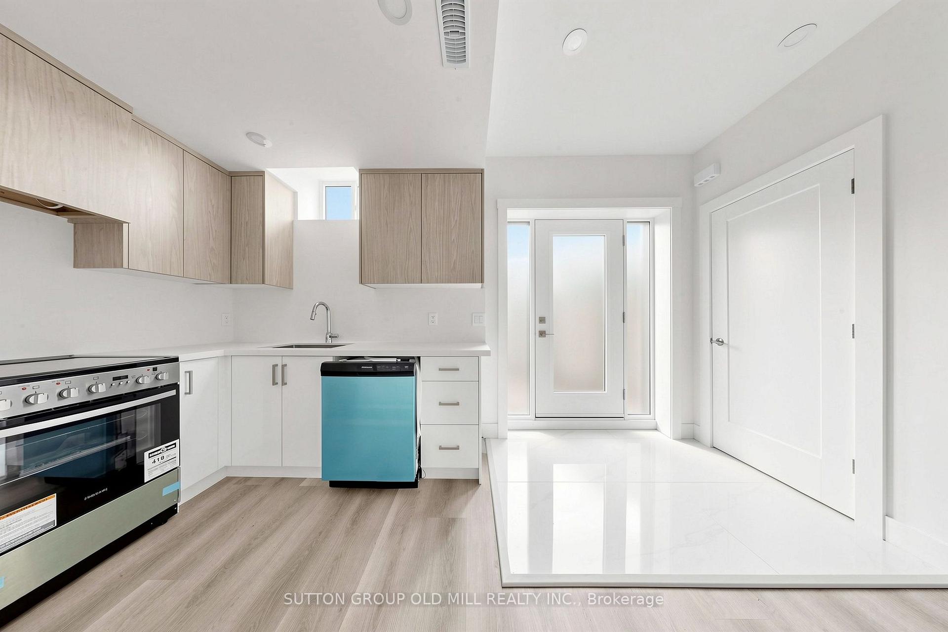 Photo 11 of Unit 1, 1925 Lawrence Avenue W, North York, Weston — HOMEH