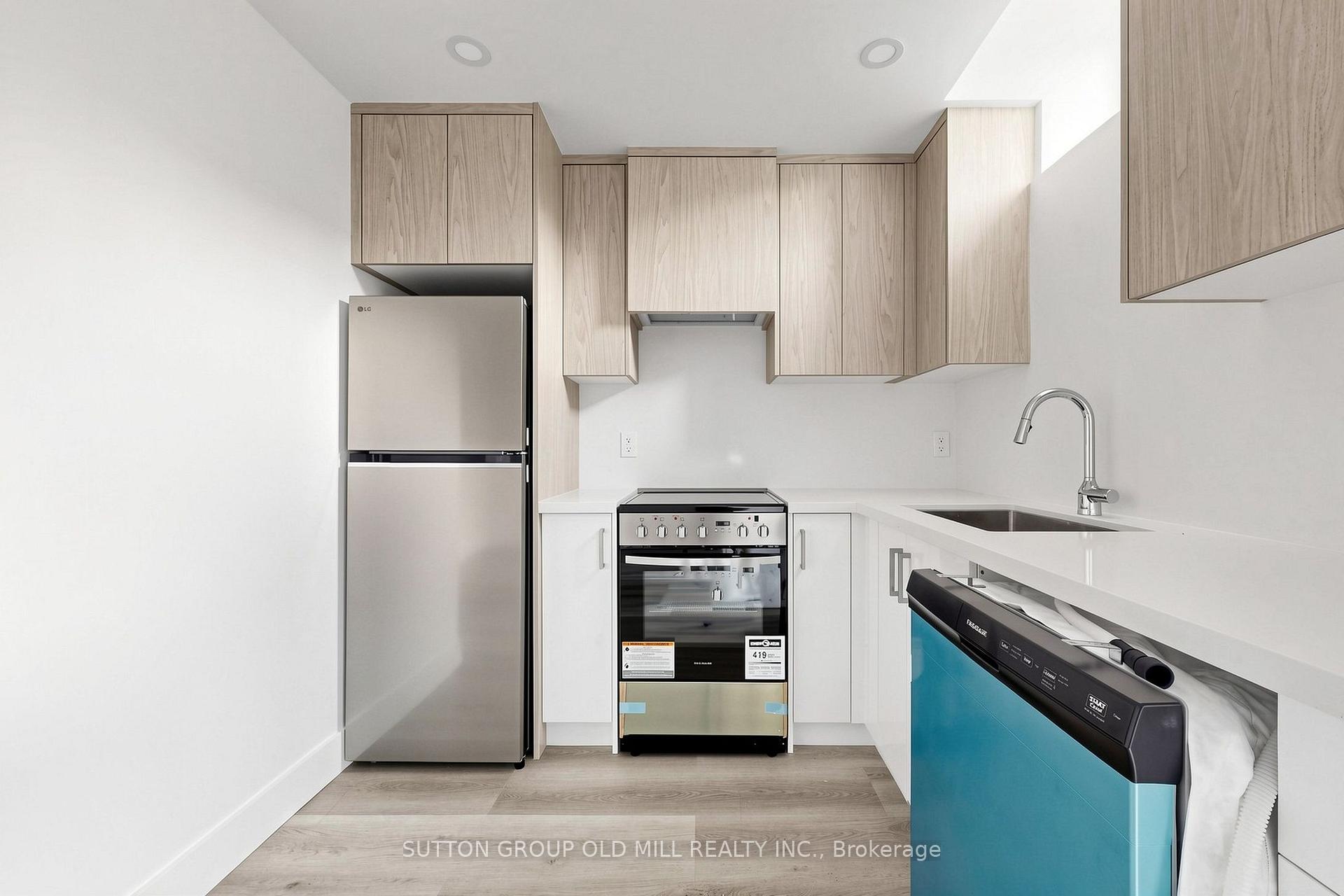 Photo 12 of Unit 1, 1925 Lawrence Avenue W, North York, Weston — HOMEH