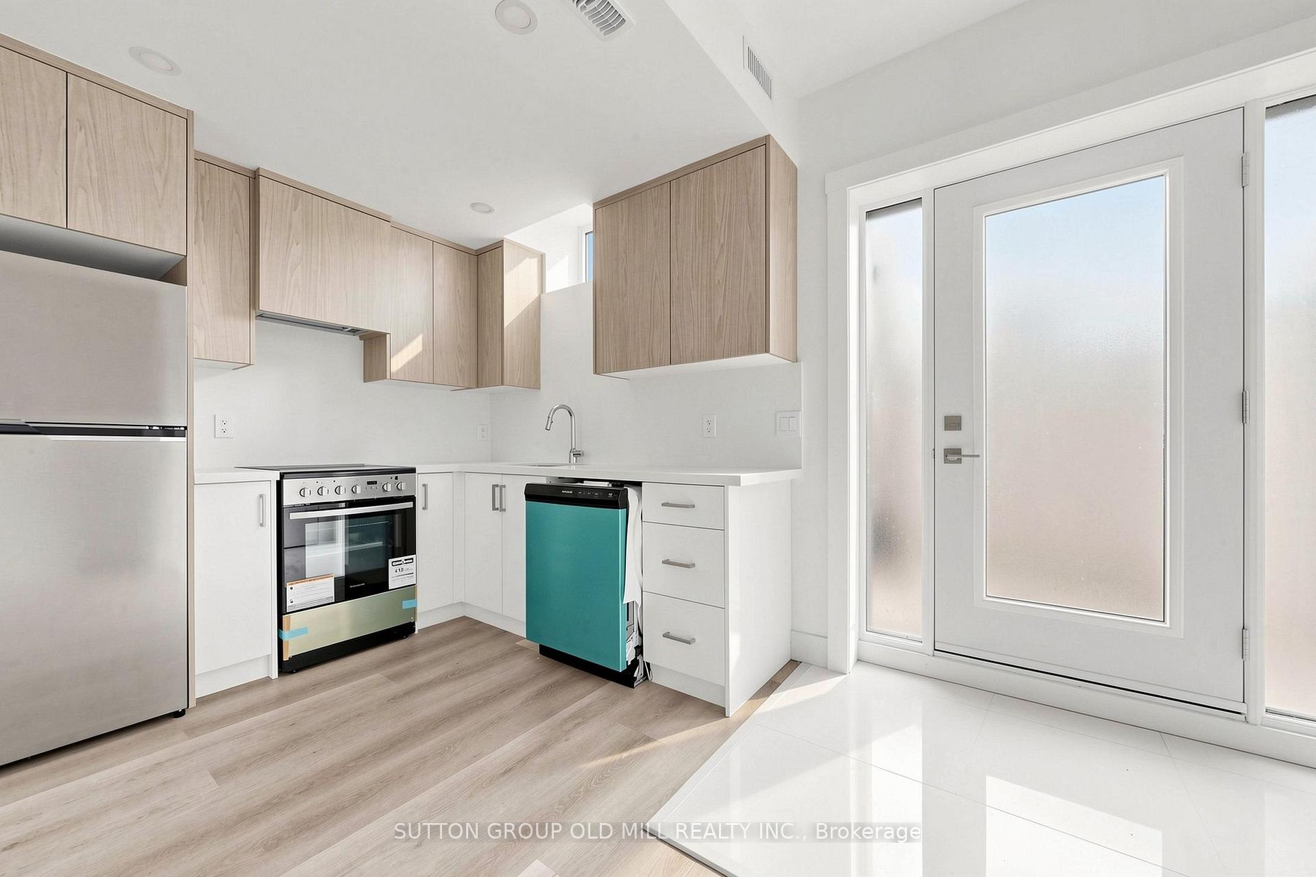 Photo 13 of Unit 1, 1925 Lawrence Avenue W, North York, Weston — HOMEH