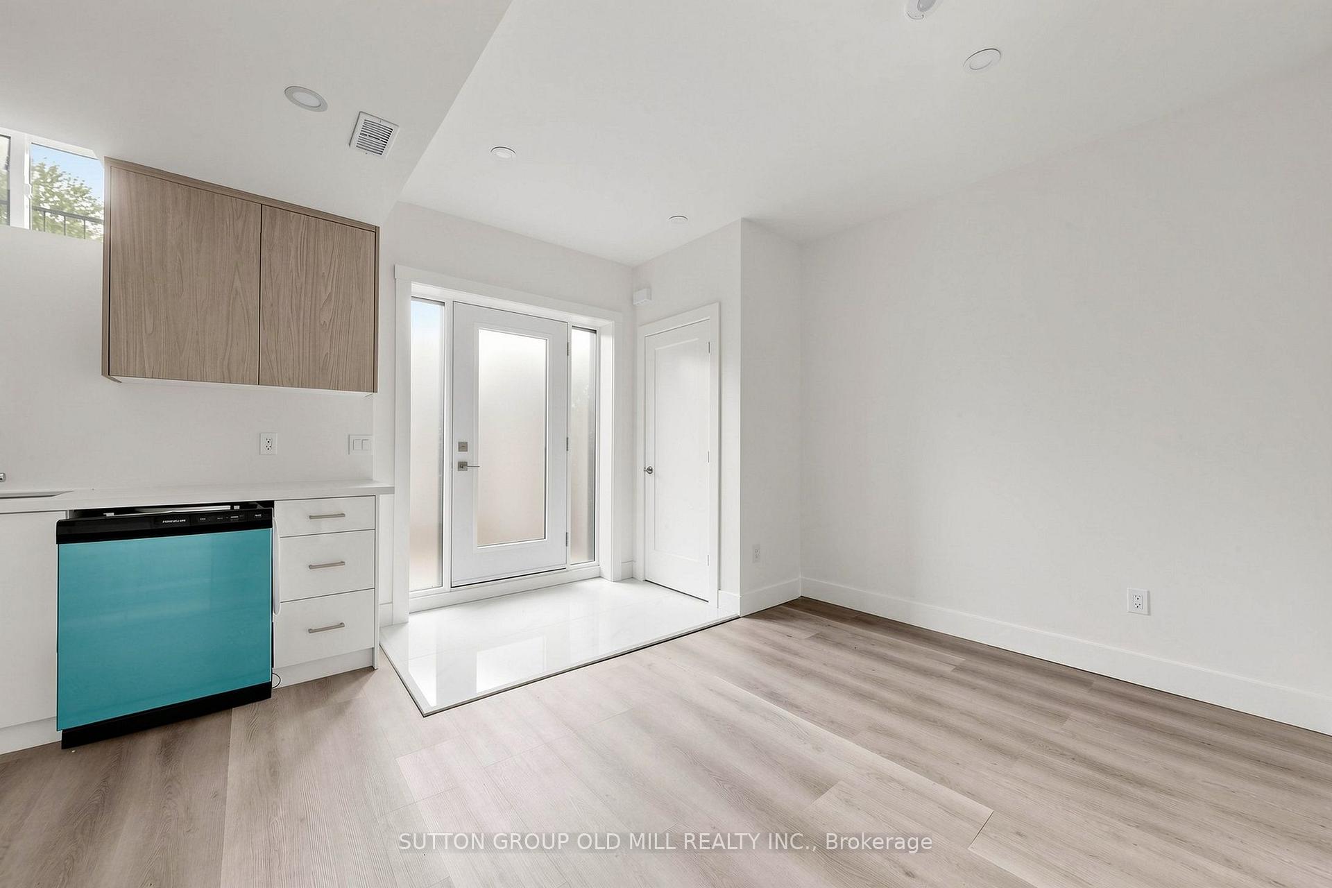 Photo 14 of Unit 1, 1925 Lawrence Avenue W, North York, Weston — HOMEH