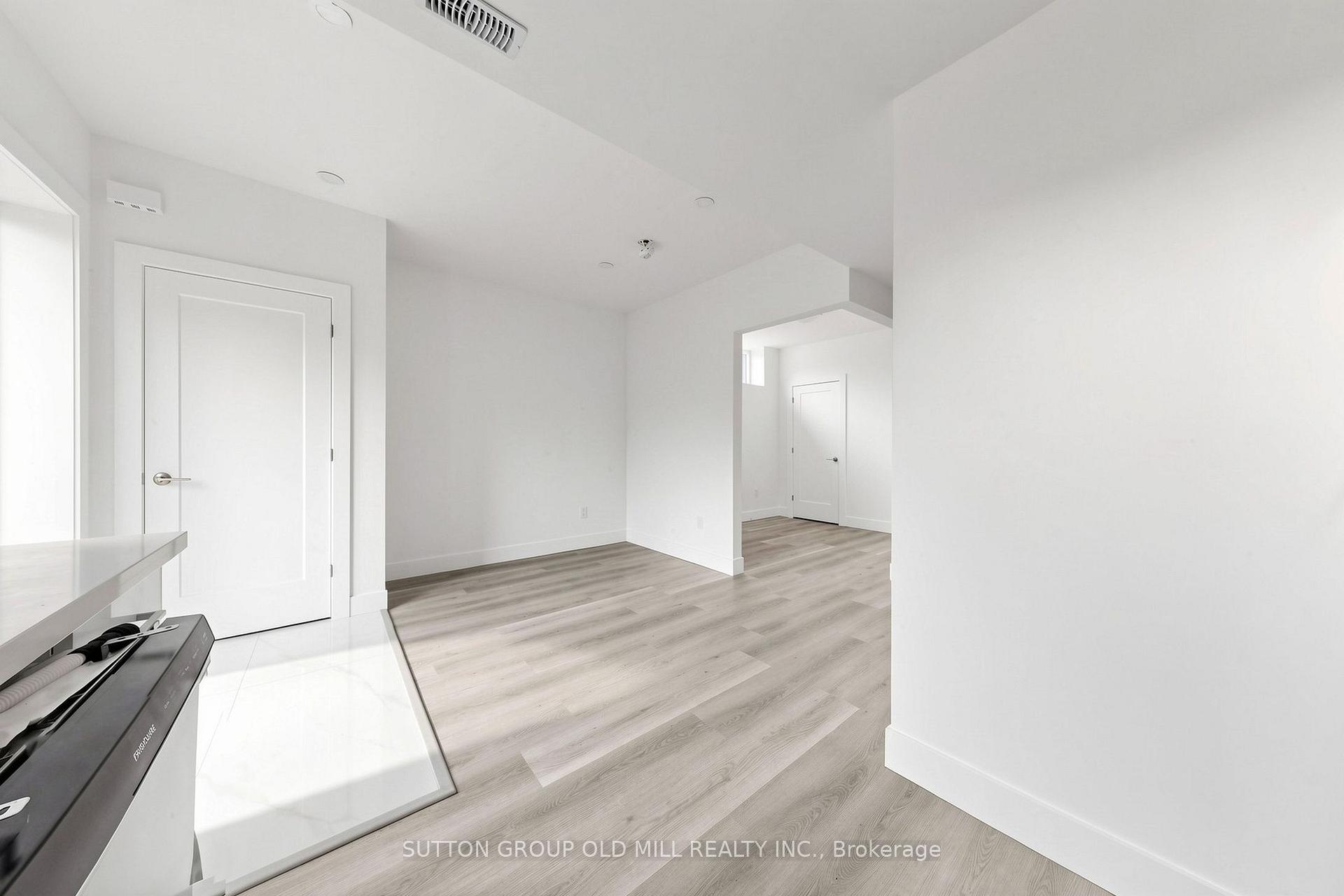 Photo 16 of Unit 1, 1925 Lawrence Avenue W, North York, Weston — HOMEH