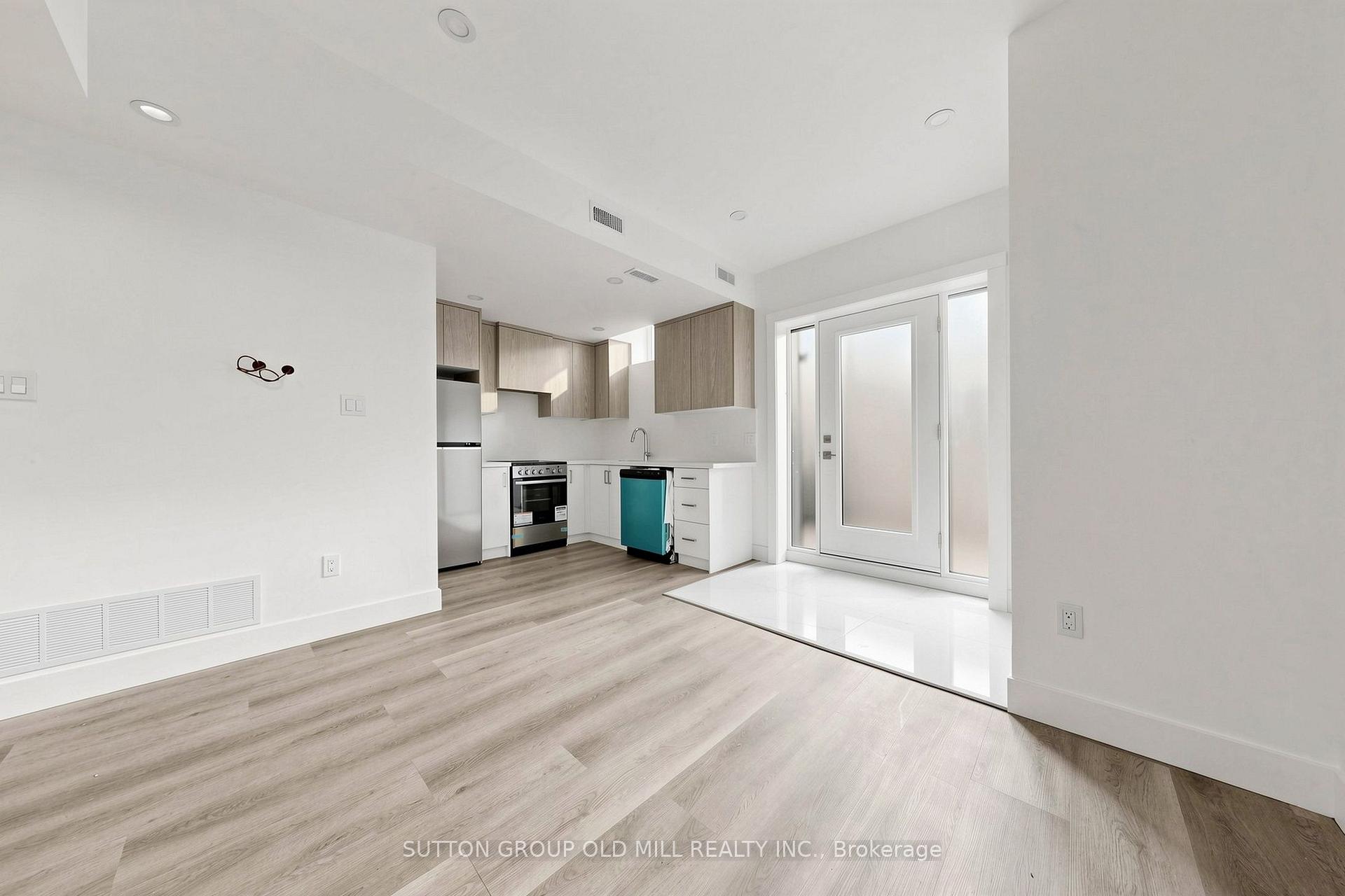 Photo 17 of Unit 1, 1925 Lawrence Avenue W, North York, Weston — HOMEH