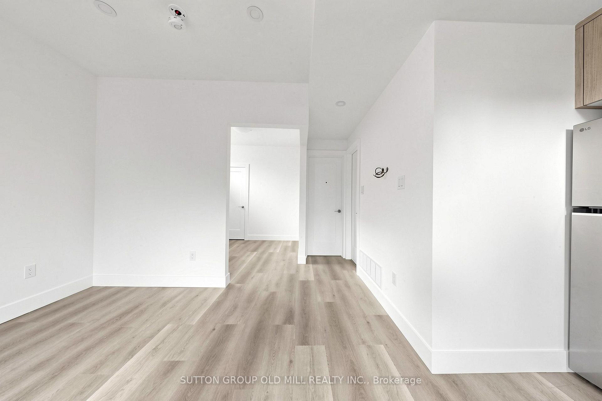 Photo 20 of Unit 1, 1925 Lawrence Avenue W, North York, Weston — HOMEH