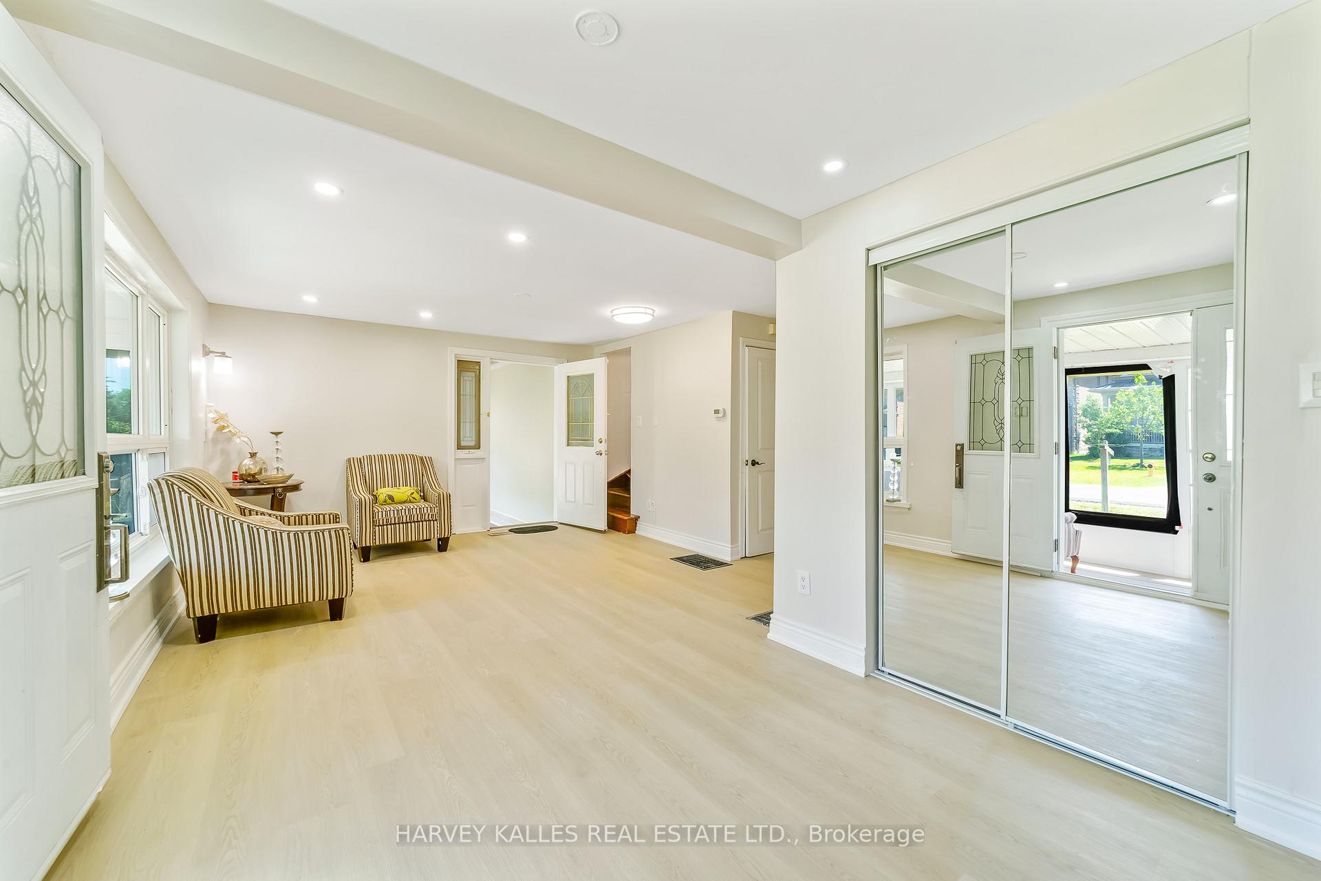 Photo 6 of 6814 14th Avenue, Markham, Box Grove — HOMEH