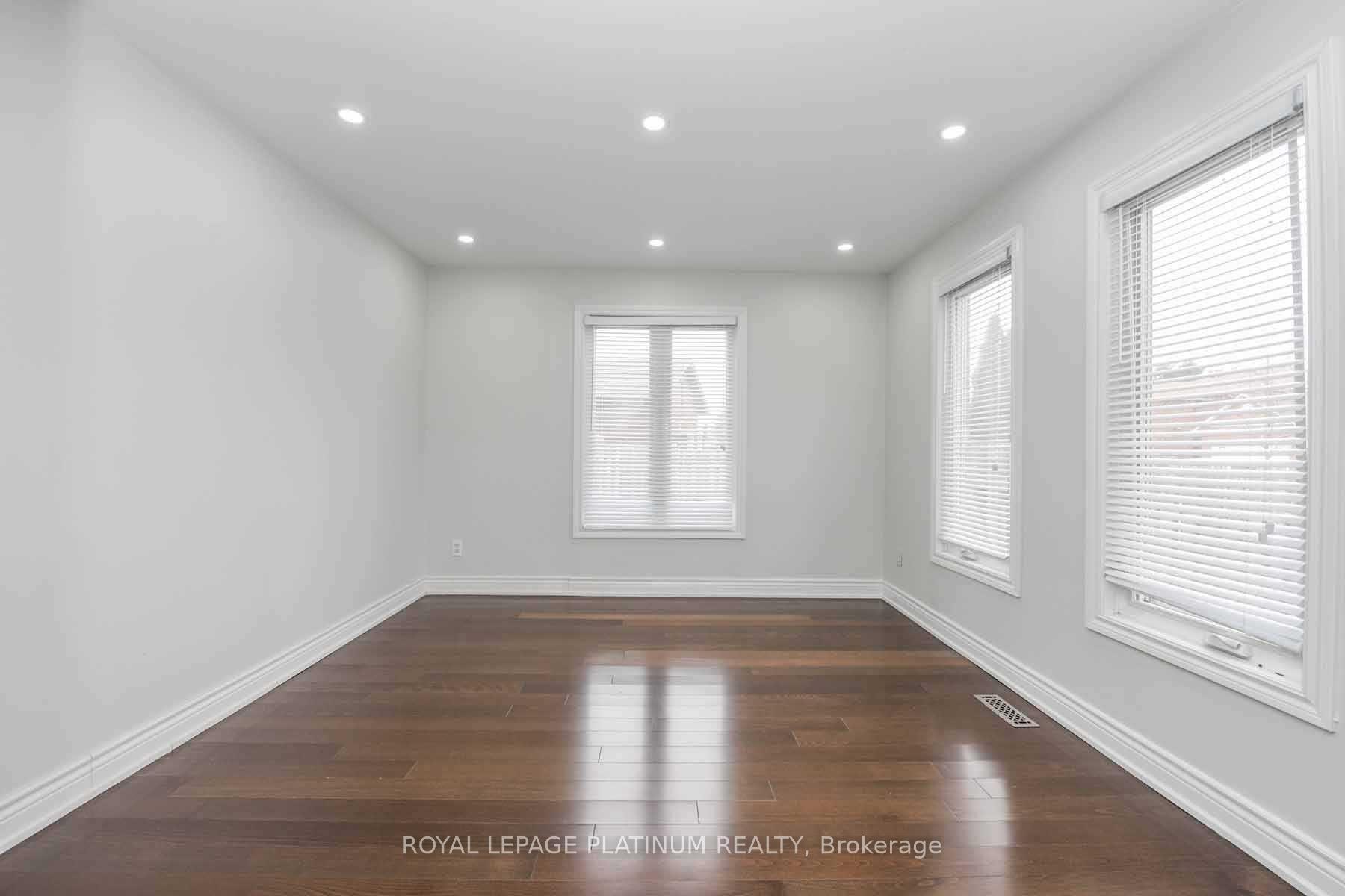 Photo 3 of 63 Lord Simcoe Drive, Brampton, Westgate — HOMEH