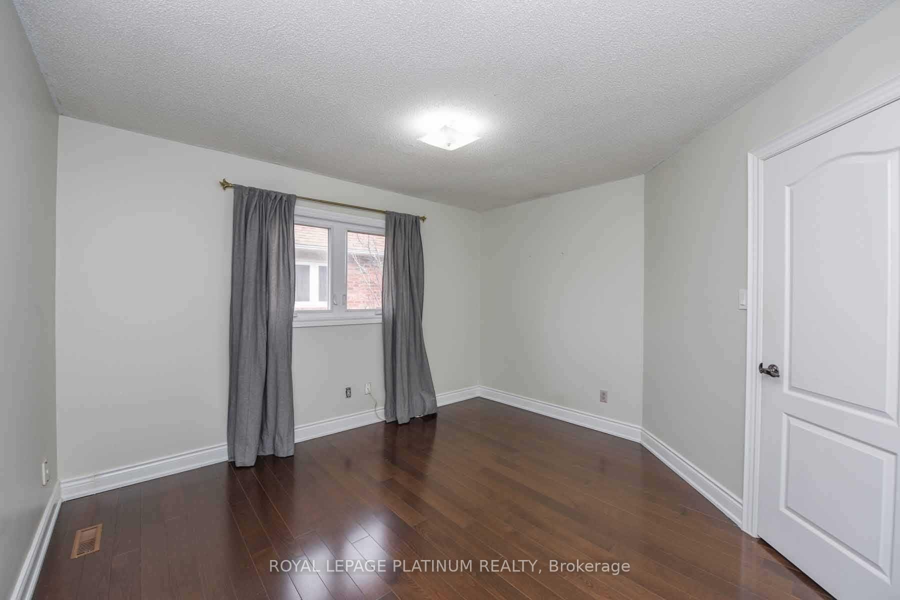 Photo 18 of 63 Lord Simcoe Drive, Brampton, Westgate — HOMEH