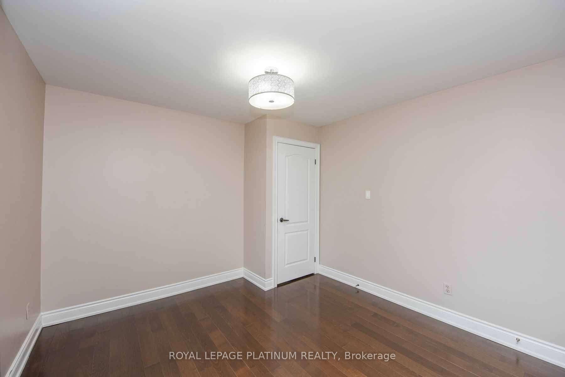 Photo 19 of 63 Lord Simcoe Drive, Brampton, Westgate — HOMEH