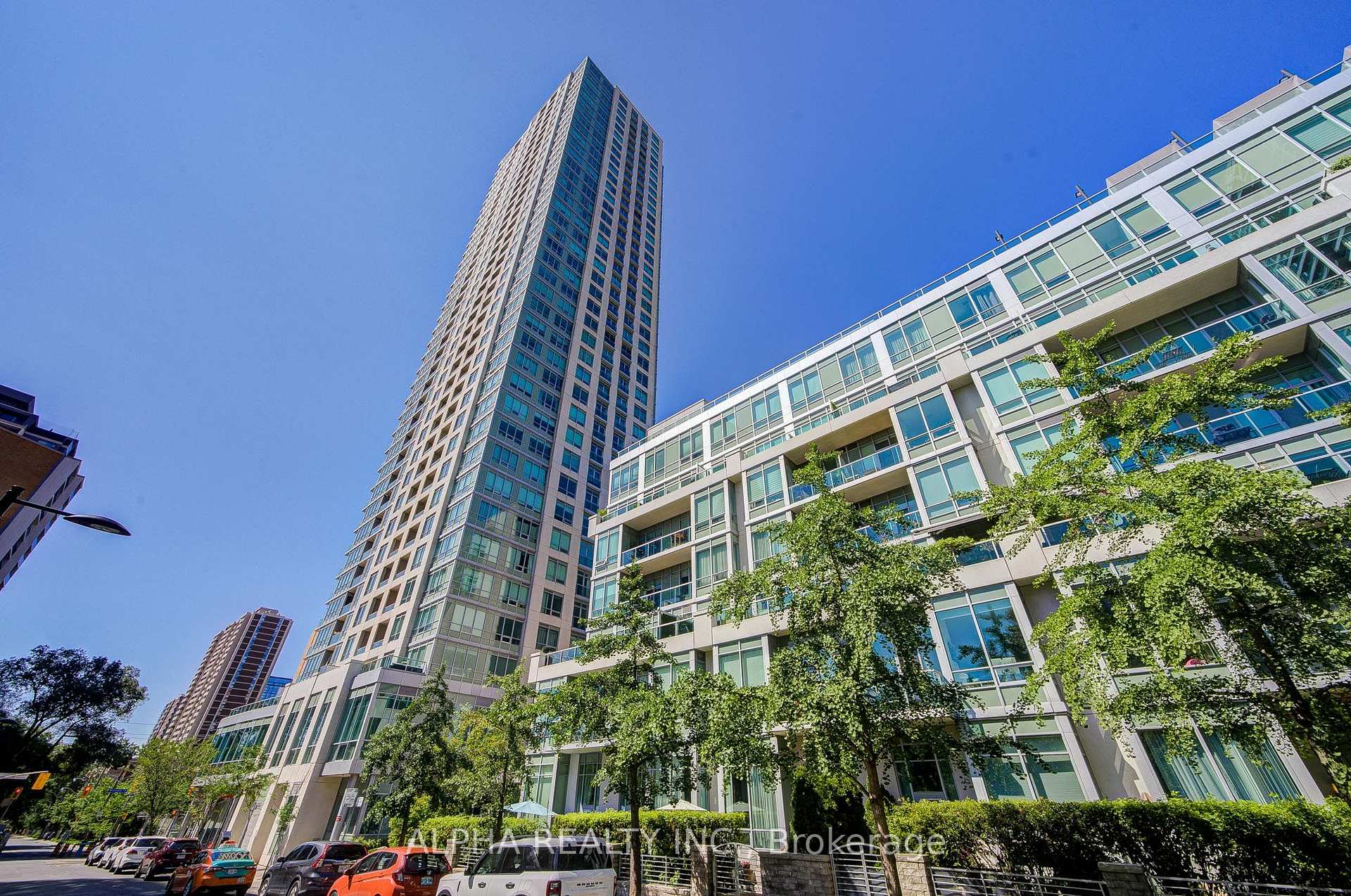 Front of Unit 2501, 120 Homewood Avenue
