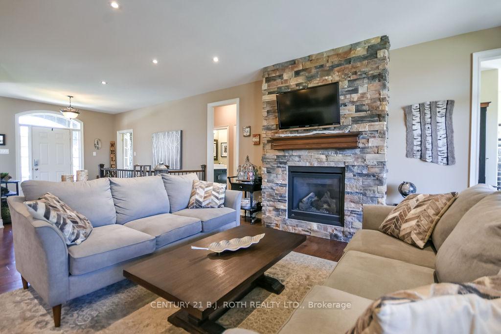 Photo 11 of 2 Roy Hickling Drive, Springwater, Snow Valley — HOMEH