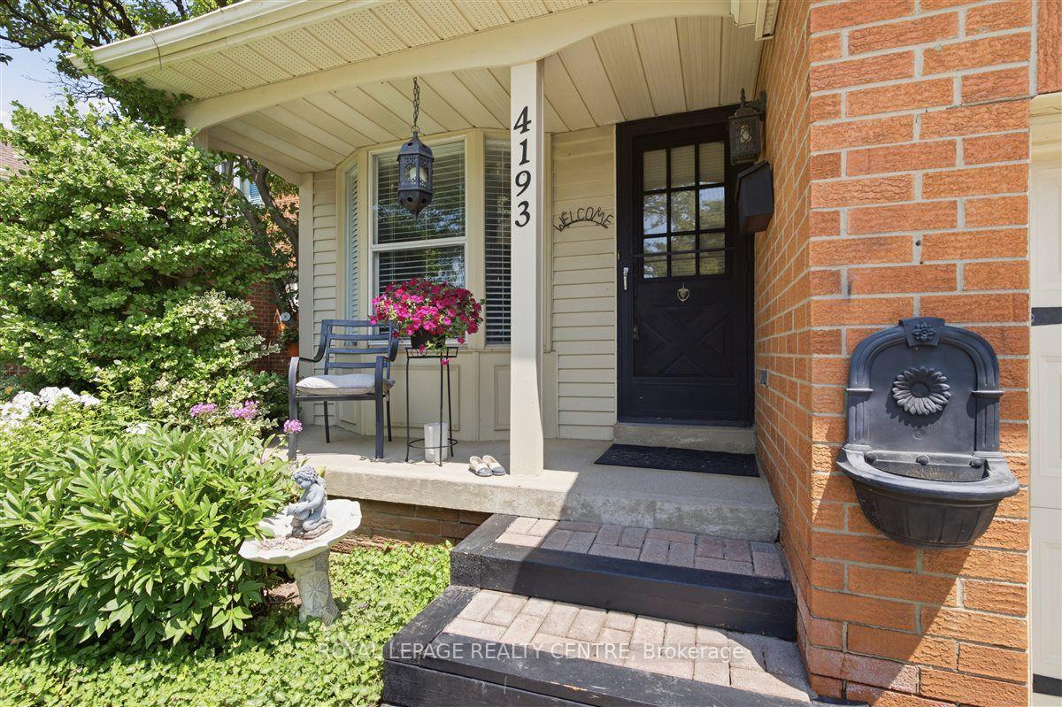 Front of 4193 Stonemason Crescent
