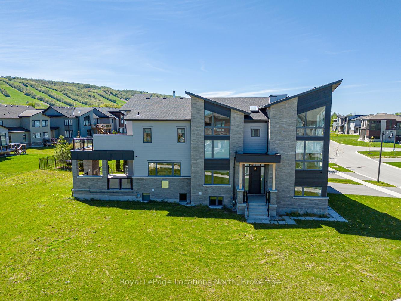 Photo 3 of 117 Cattail Crescent, Blue Mountains — HOMEH