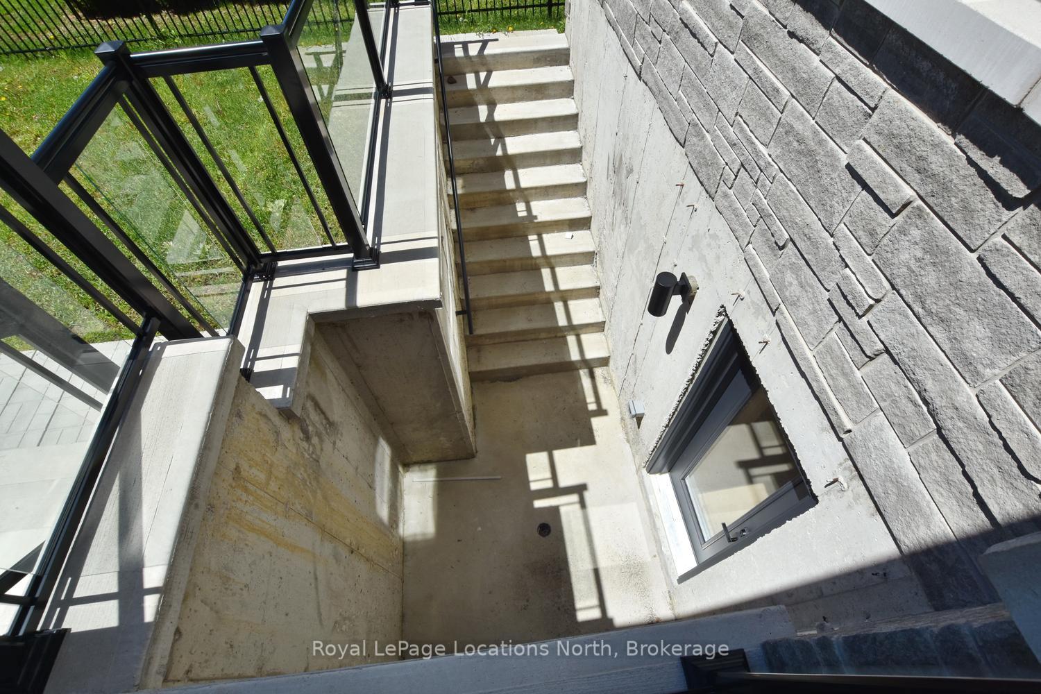 Photo 5 of 117 Cattail Crescent, Blue Mountains — HOMEH