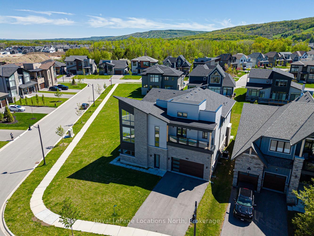 Photo 47 of 117 Cattail Crescent, Blue Mountains — HOMEH