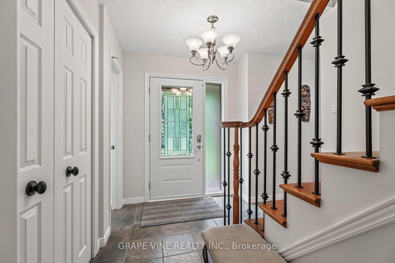 Photo 6 of 109 Midvale Drive, Ottawa, Huntley Ward (South West) — HOMEH