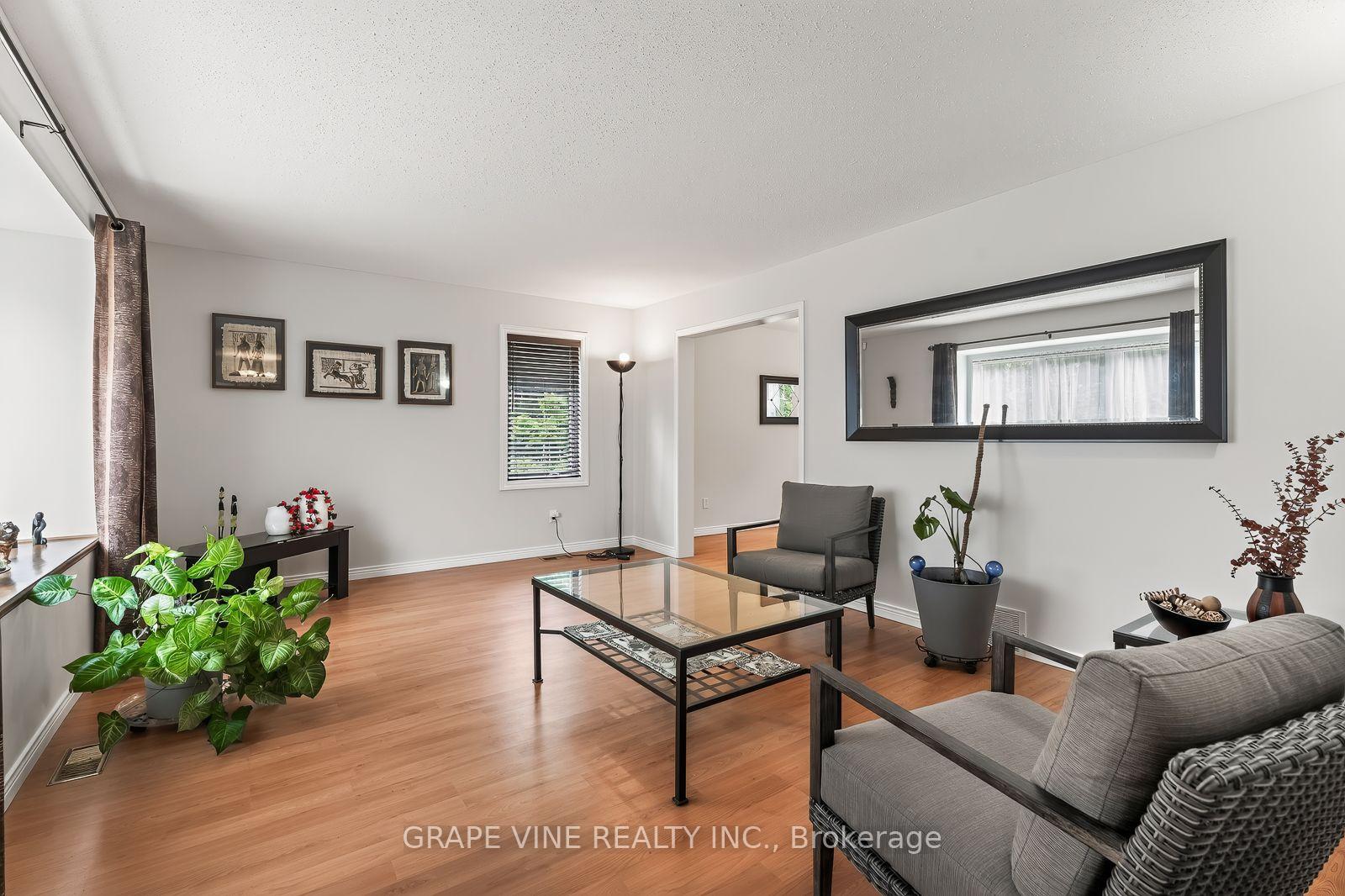 Photo 9 of 109 Midvale Drive, Ottawa, Huntley Ward (South West) — HOMEH