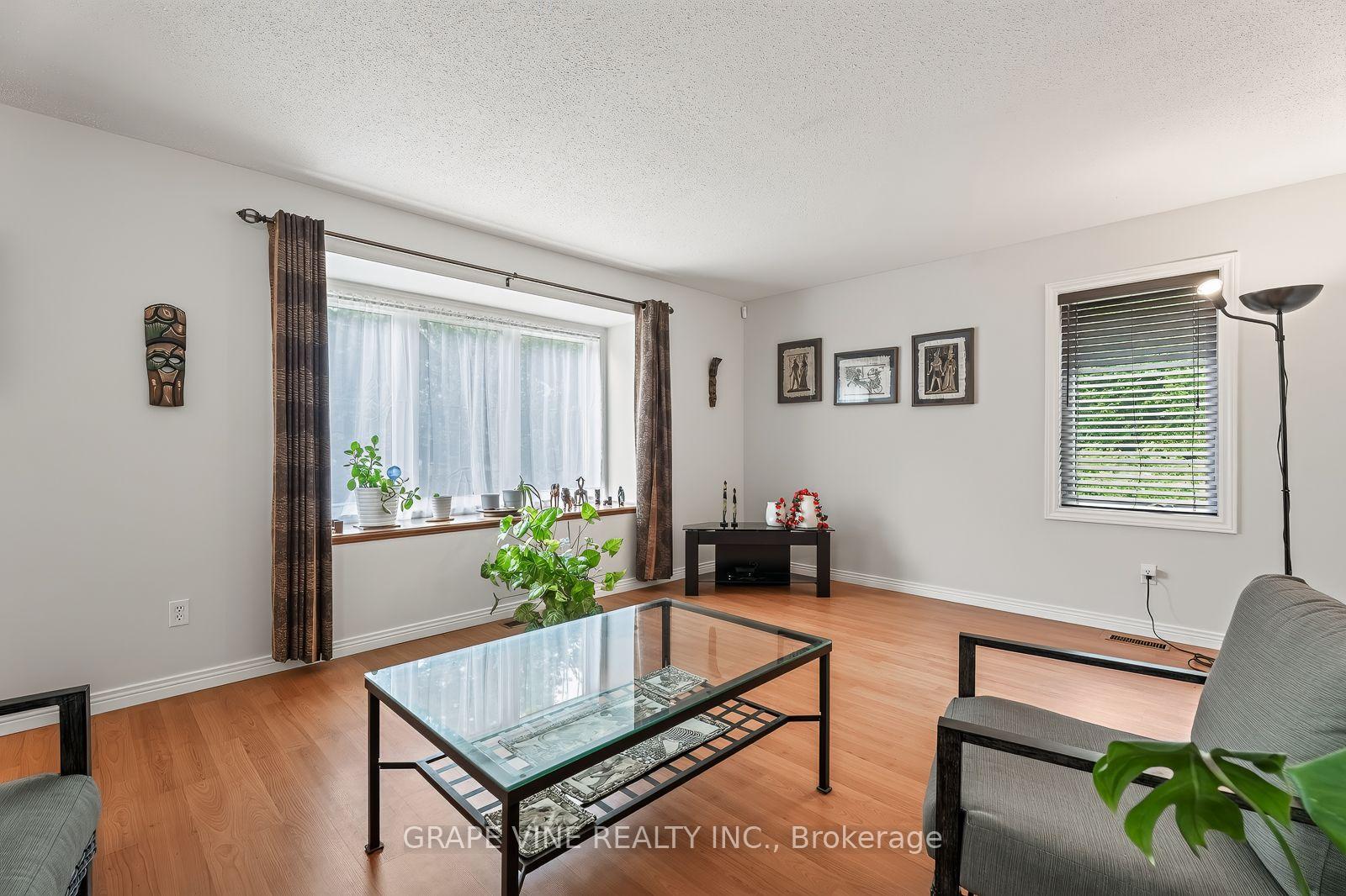 Photo 11 of 109 Midvale Drive, Ottawa, Huntley Ward (South West) — HOMEH