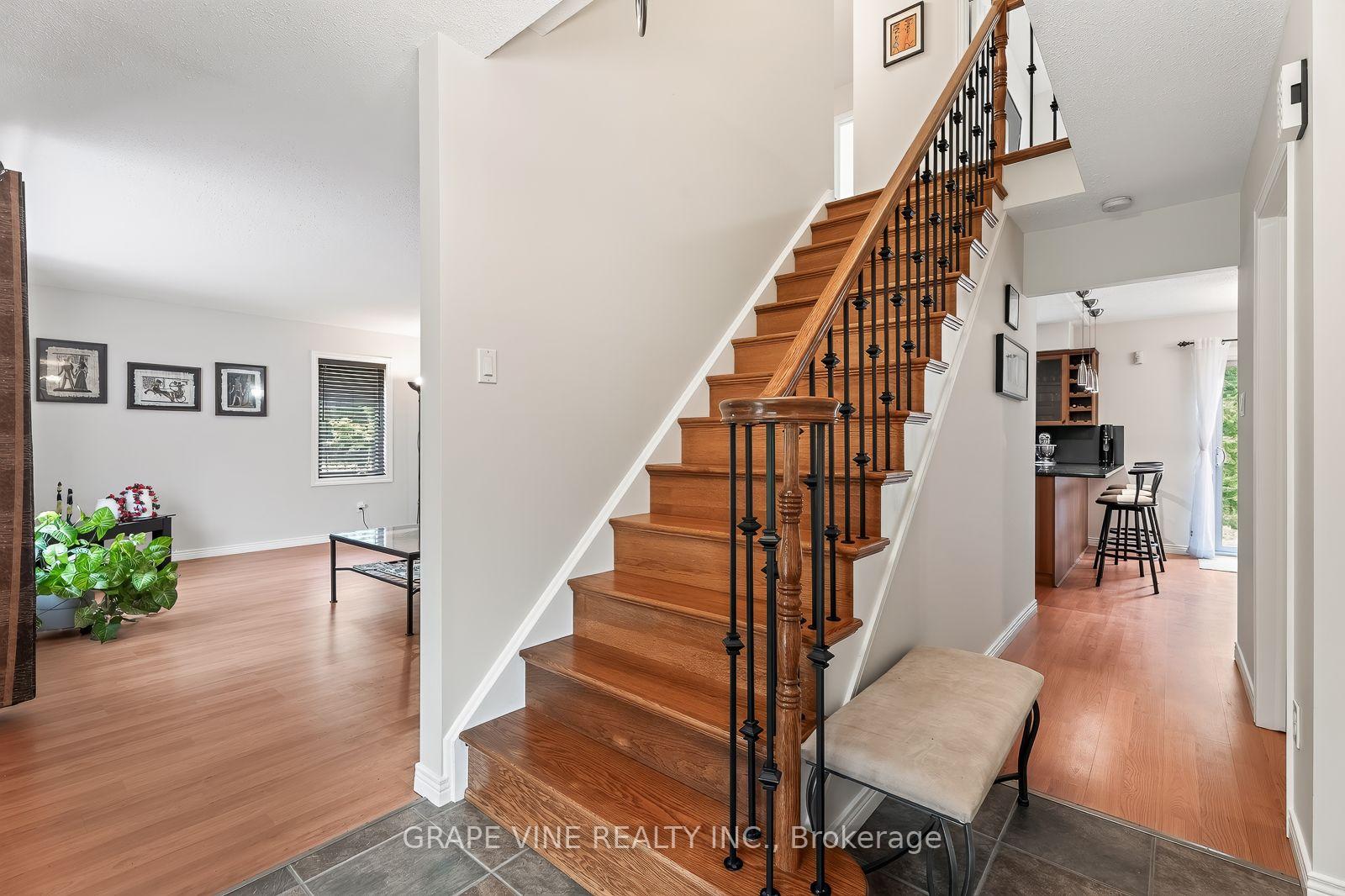 Photo 24 of 109 Midvale Drive, Ottawa, Huntley Ward (South West) — HOMEH