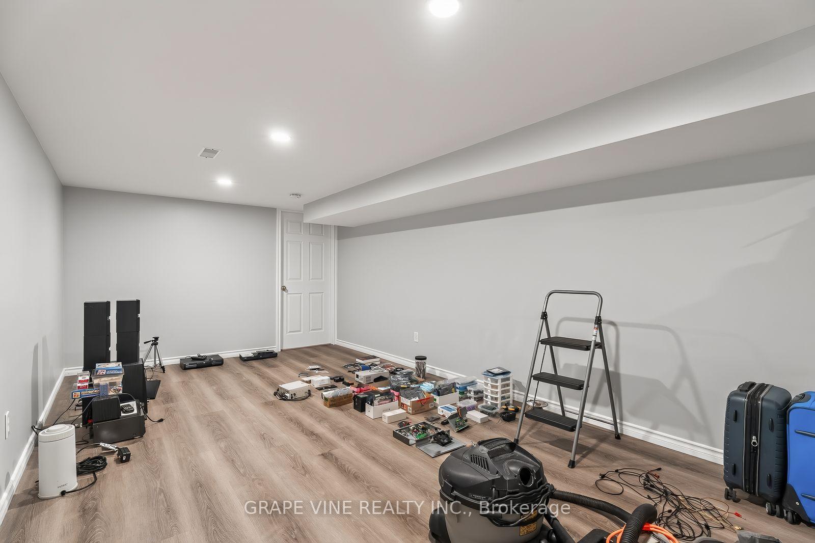 Photo 37 of 109 Midvale Drive, Ottawa, Huntley Ward (South West) — HOMEH