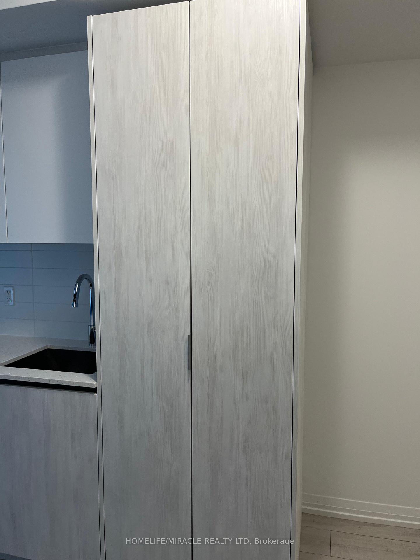 Photo 5 of Unit 1801, 400 King Street, Toronto, Waterfront Communities — HOMEH