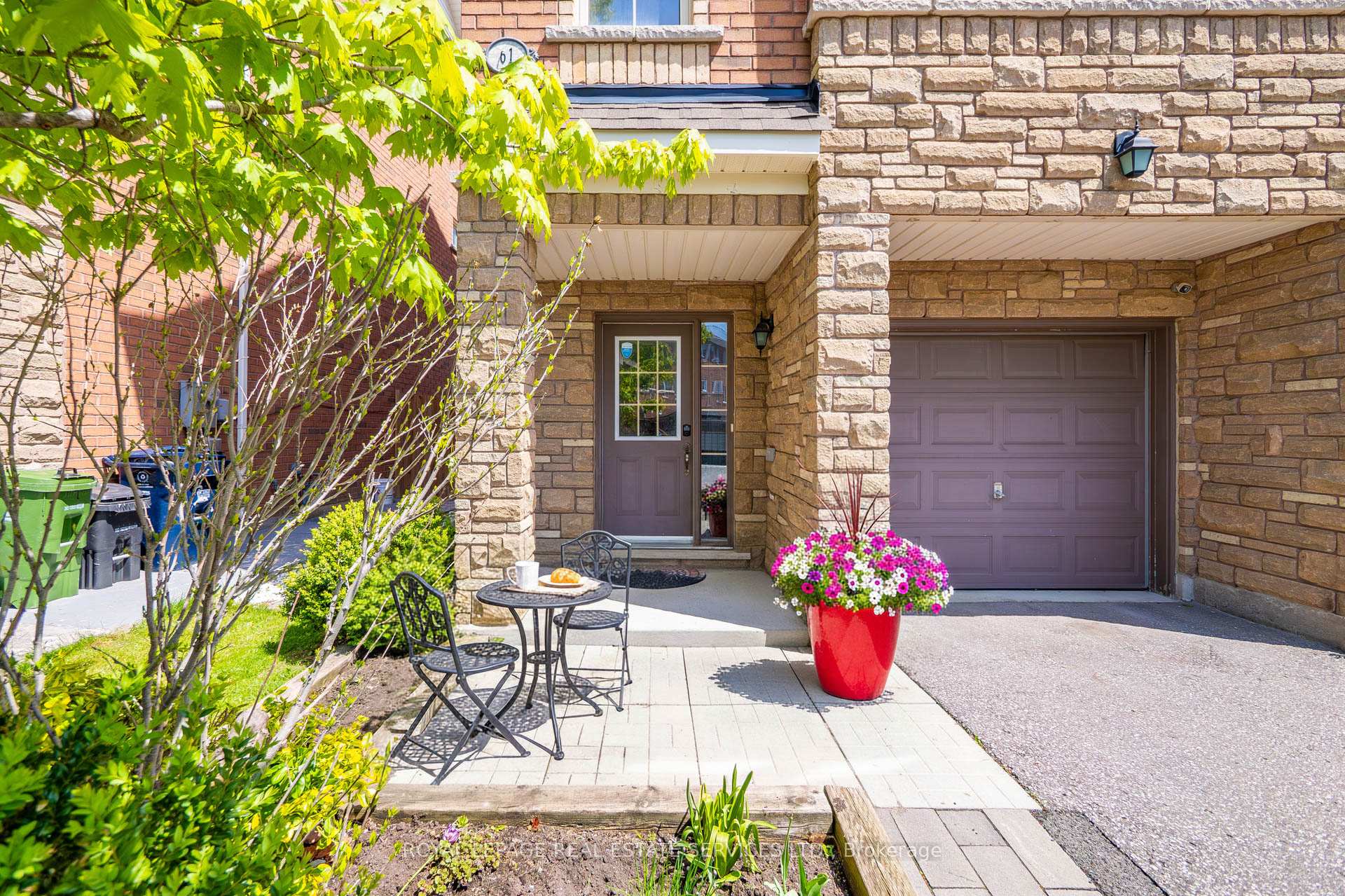 Photo 3 of 61 Pidgeon Street, Scarborough, Clairlea-Birchmount — HOMEH
