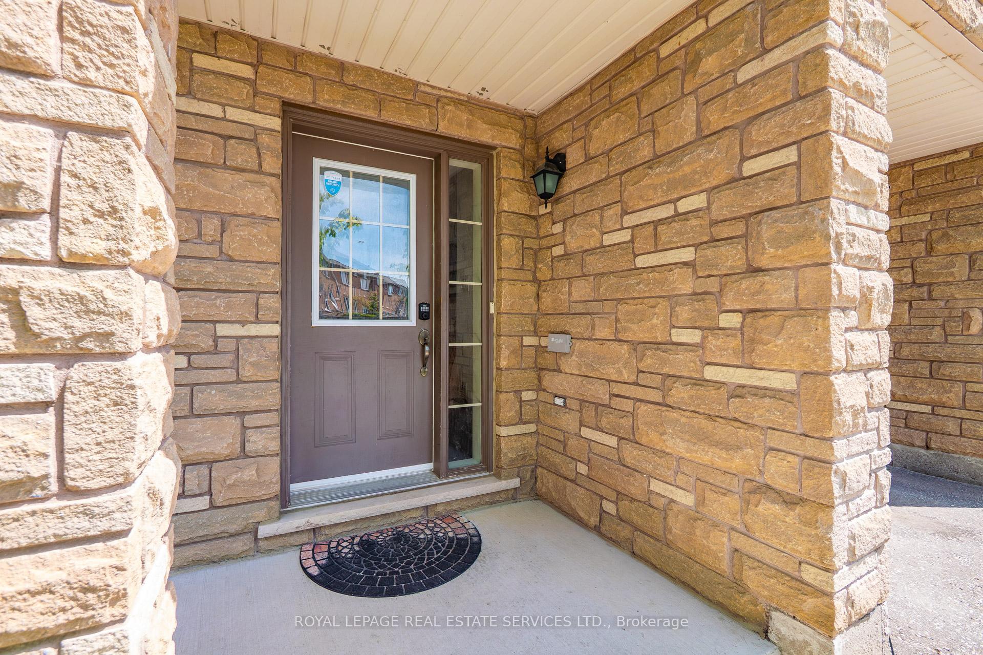 Photo 4 of 61 Pidgeon Street, Scarborough, Clairlea-Birchmount — HOMEH