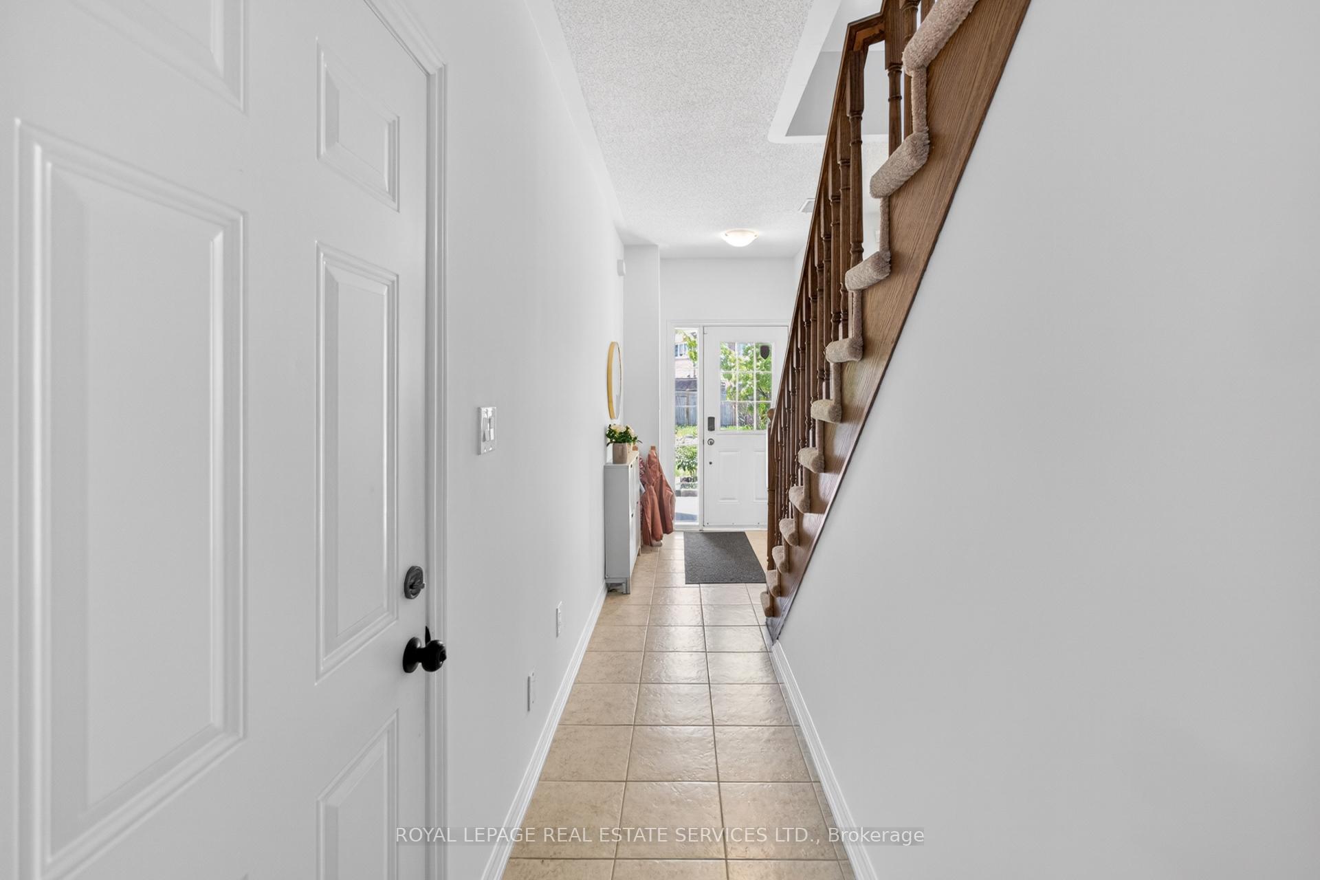 Photo 7 of 61 Pidgeon Street, Scarborough, Clairlea-Birchmount — HOMEH