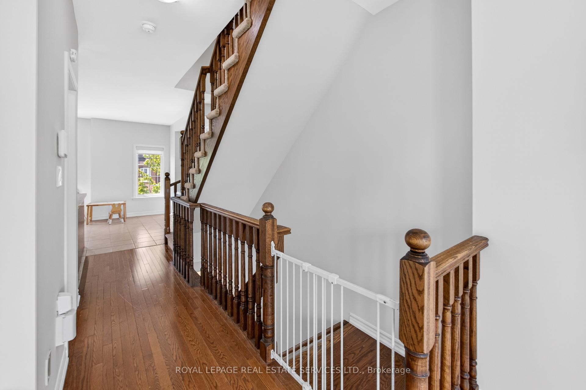 Photo 12 of 61 Pidgeon Street, Scarborough, Clairlea-Birchmount — HOMEH