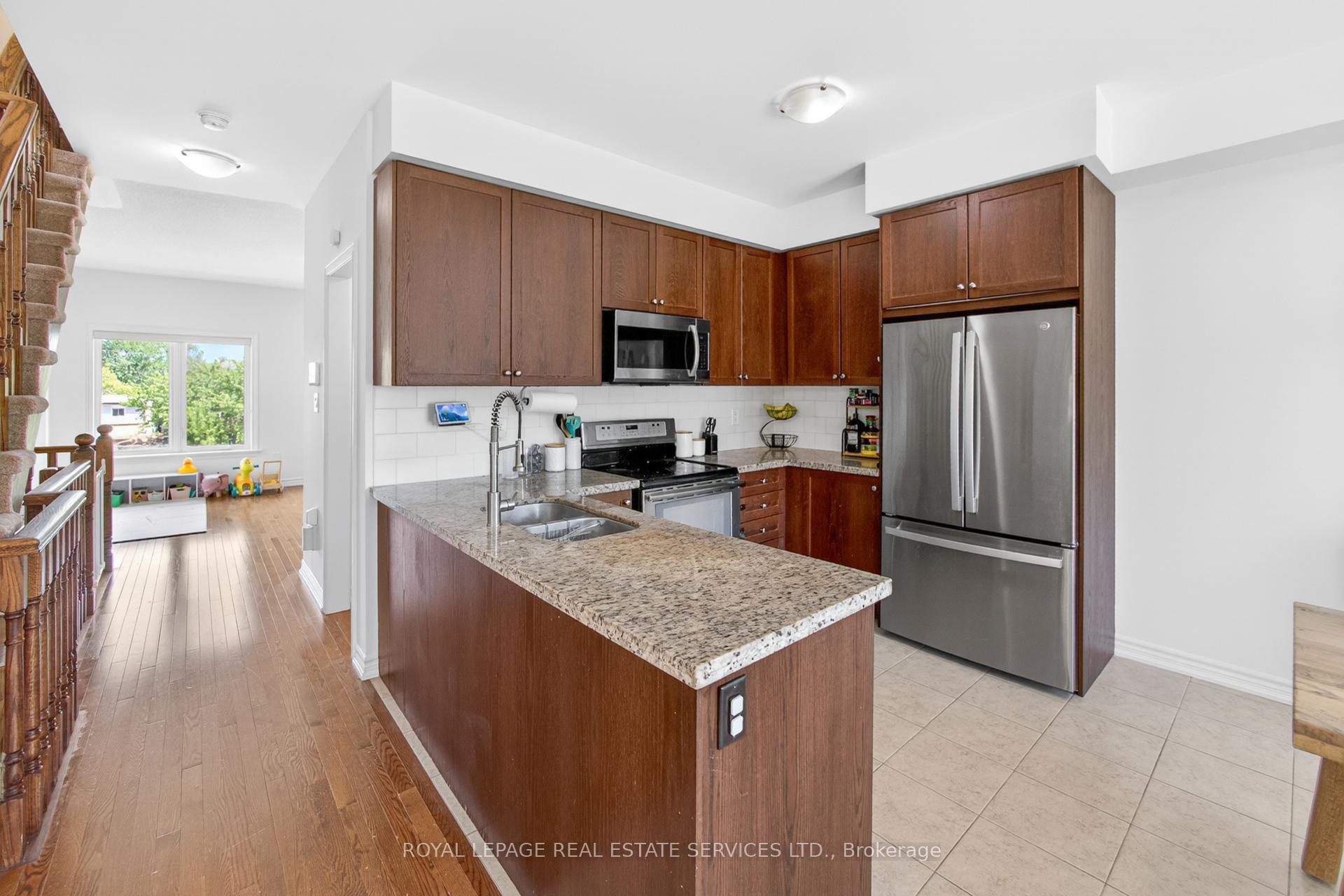 Photo 16 of 61 Pidgeon Street, Scarborough, Clairlea-Birchmount — HOMEH