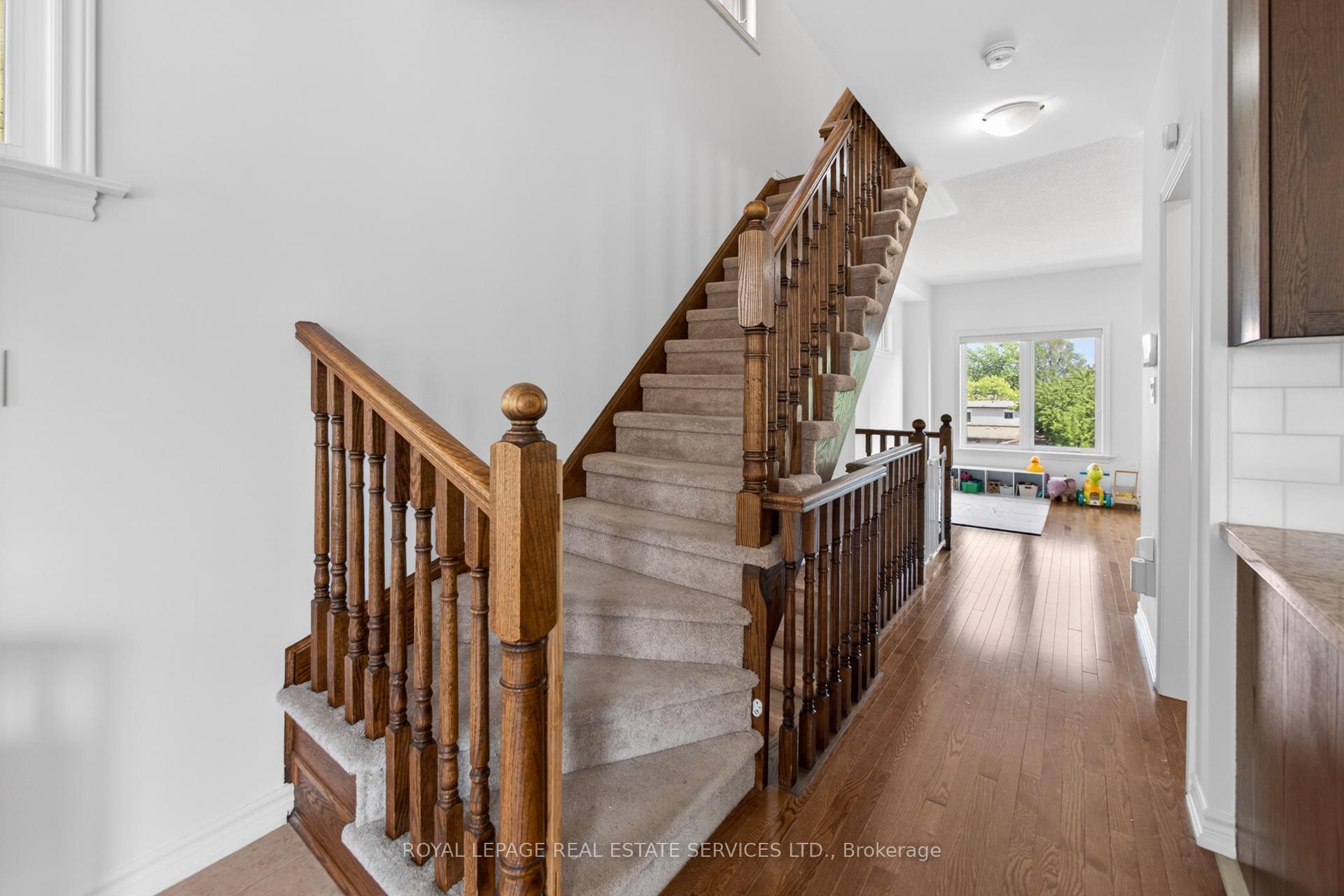 Photo 17 of 61 Pidgeon Street, Scarborough, Clairlea-Birchmount — HOMEH