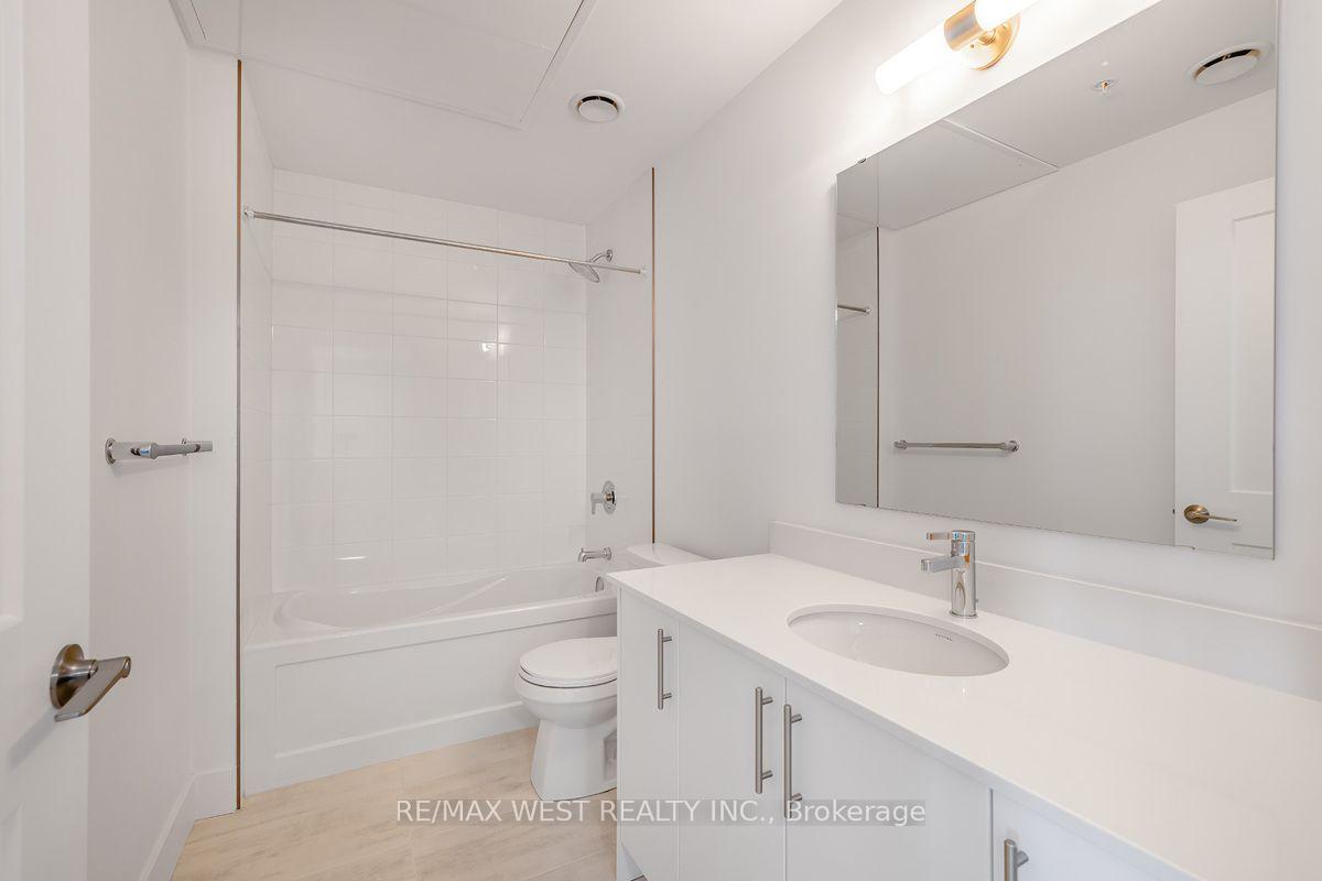 Photo 4 of Unit 325, 4 Kimberly Lane, Collingwood — HOMEH