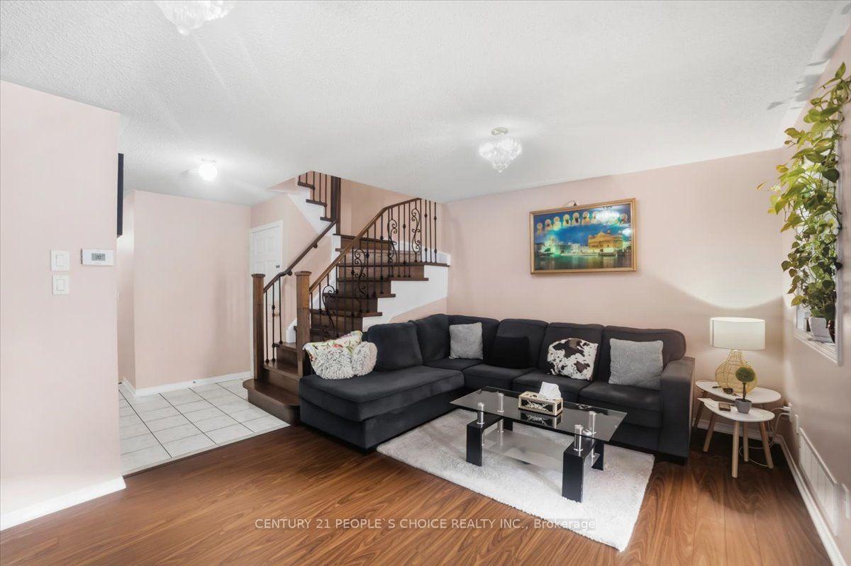 Photo 3 of 33 Penguin Lane, Brampton, Sandringham-Wellington — HOMEH