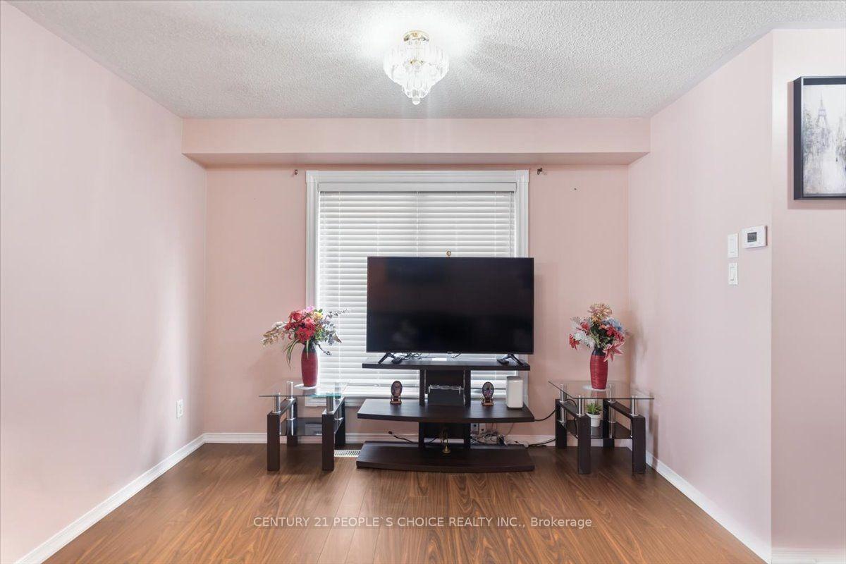 Photo 12 of 33 Penguin Lane, Brampton, Sandringham-Wellington — HOMEH