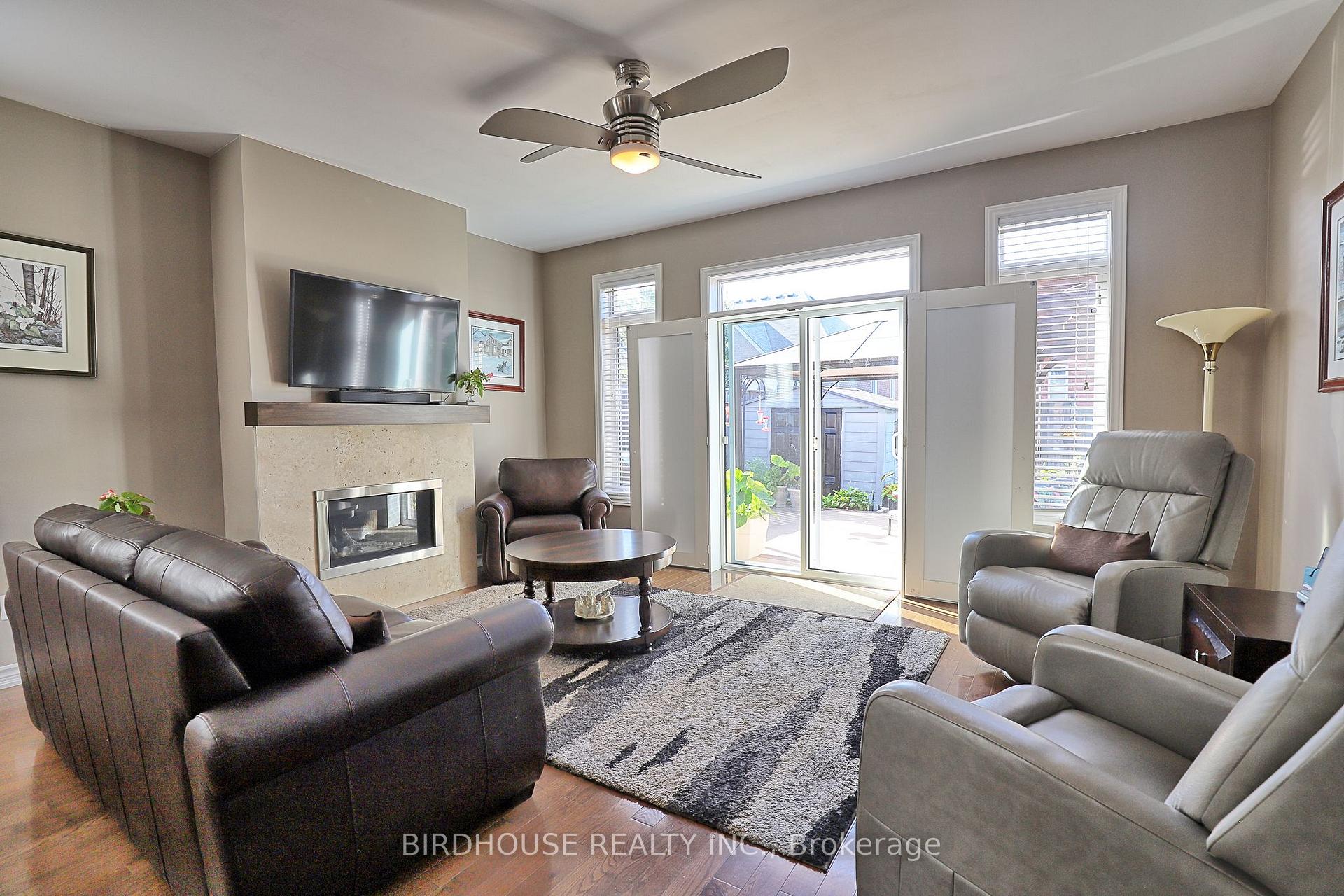 Photo 9 of 21 Ellis Crescent, Kawartha Lakes, Lindsay — HOMEH